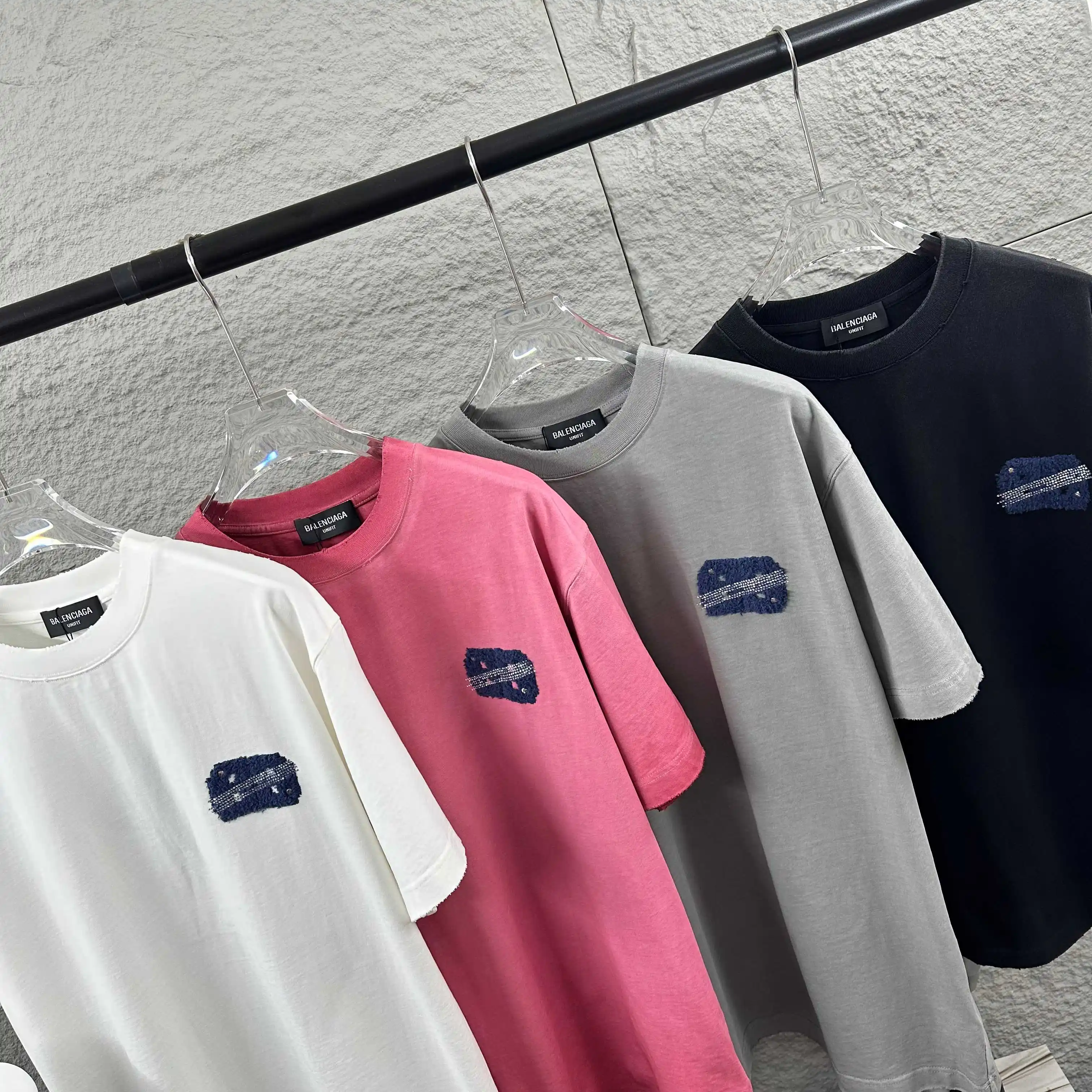 Distressed Logo Appliqué Cotton T-Shirt D15012068 — view 9