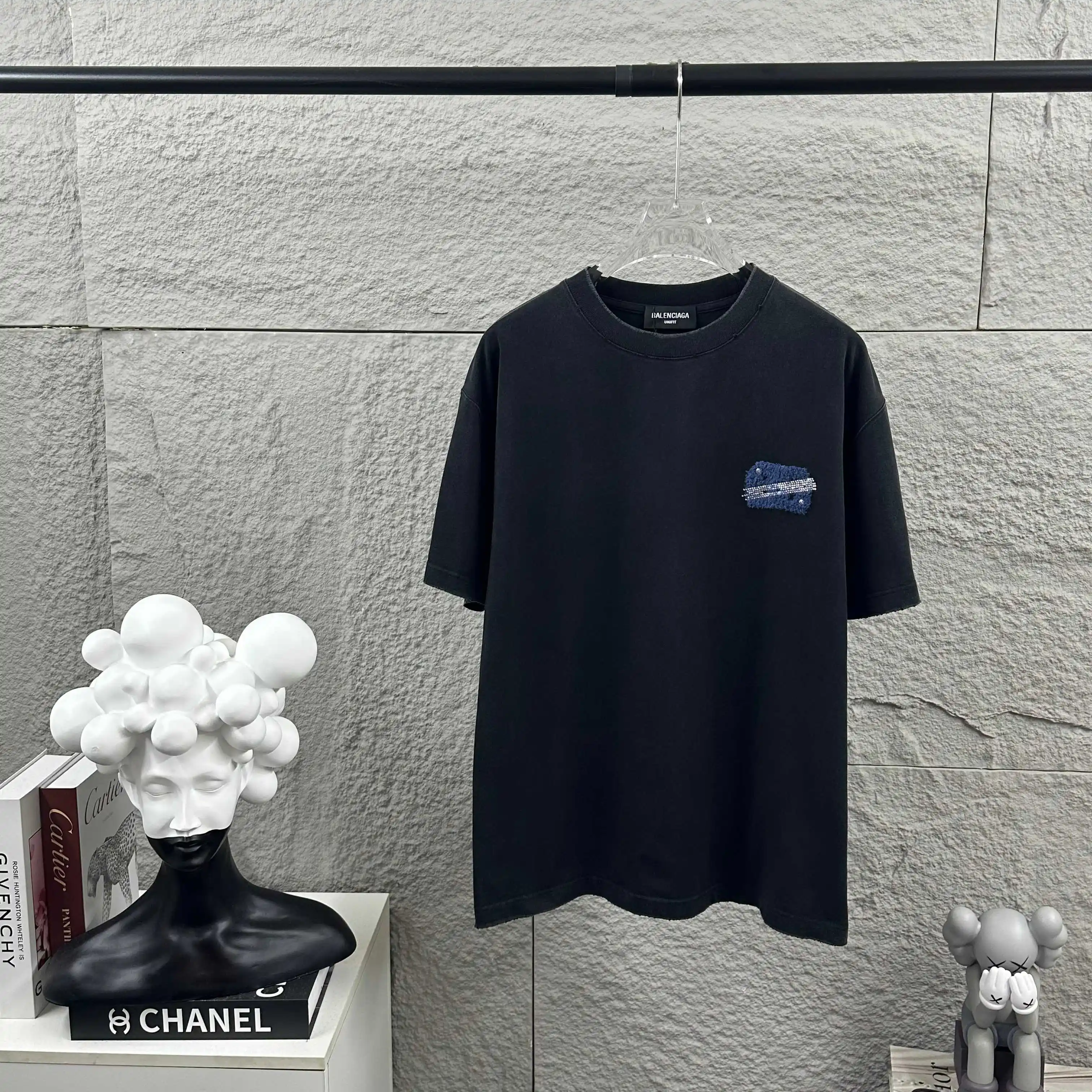 Embellished Distressed Cotton T-Shirt D15012066 — view 2