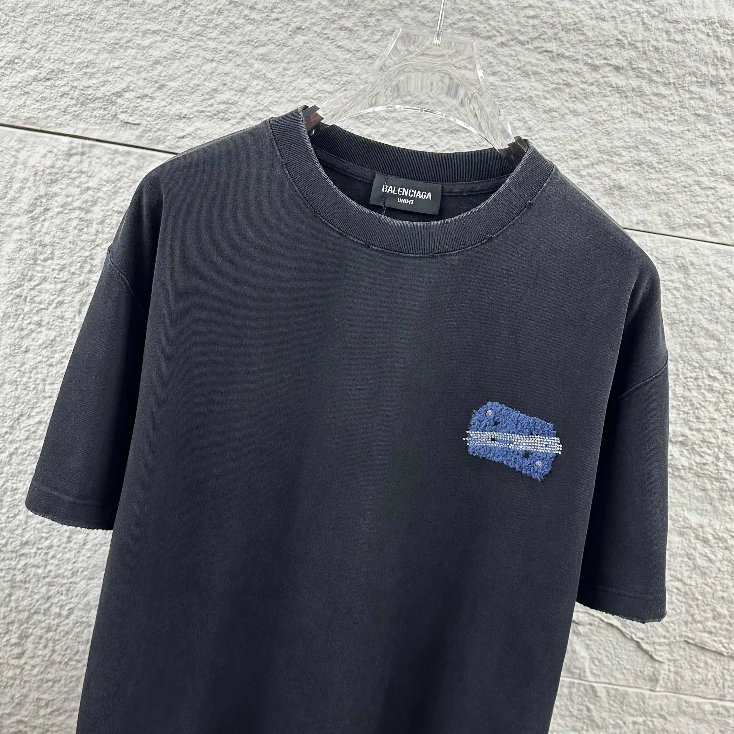 Embellished Distressed Cotton T-Shirt D15012066 — view 7