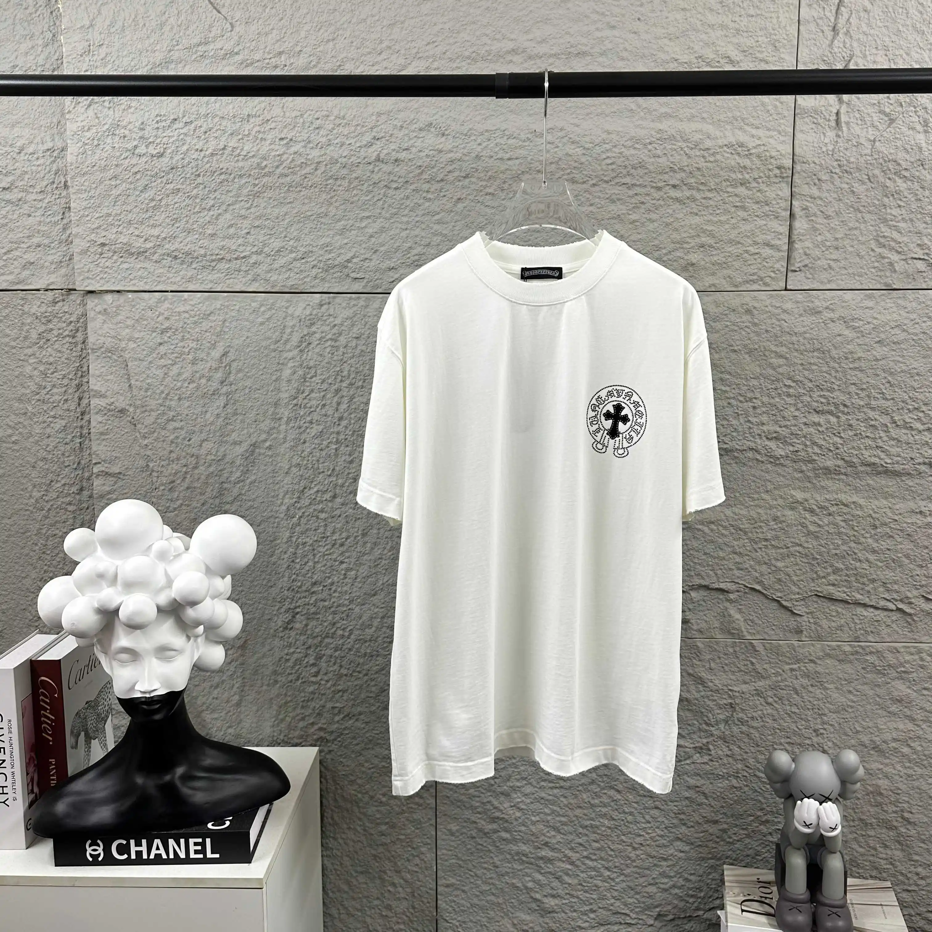 Rhinestone Embellished Distressed Cotton T-Shirt D15012092 — view 2