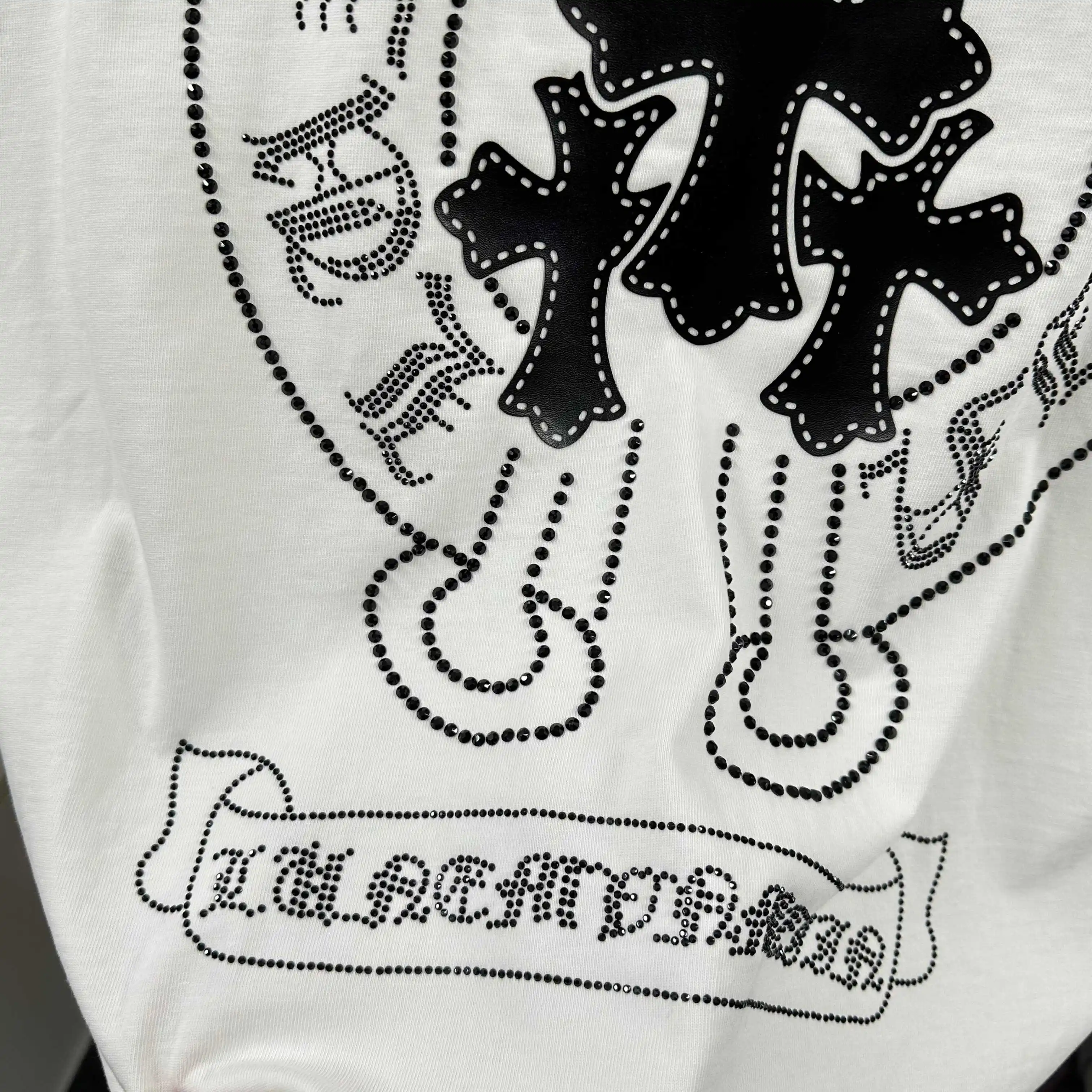 Rhinestone Embellished Distressed Cotton T-Shirt D15012092 — view 4