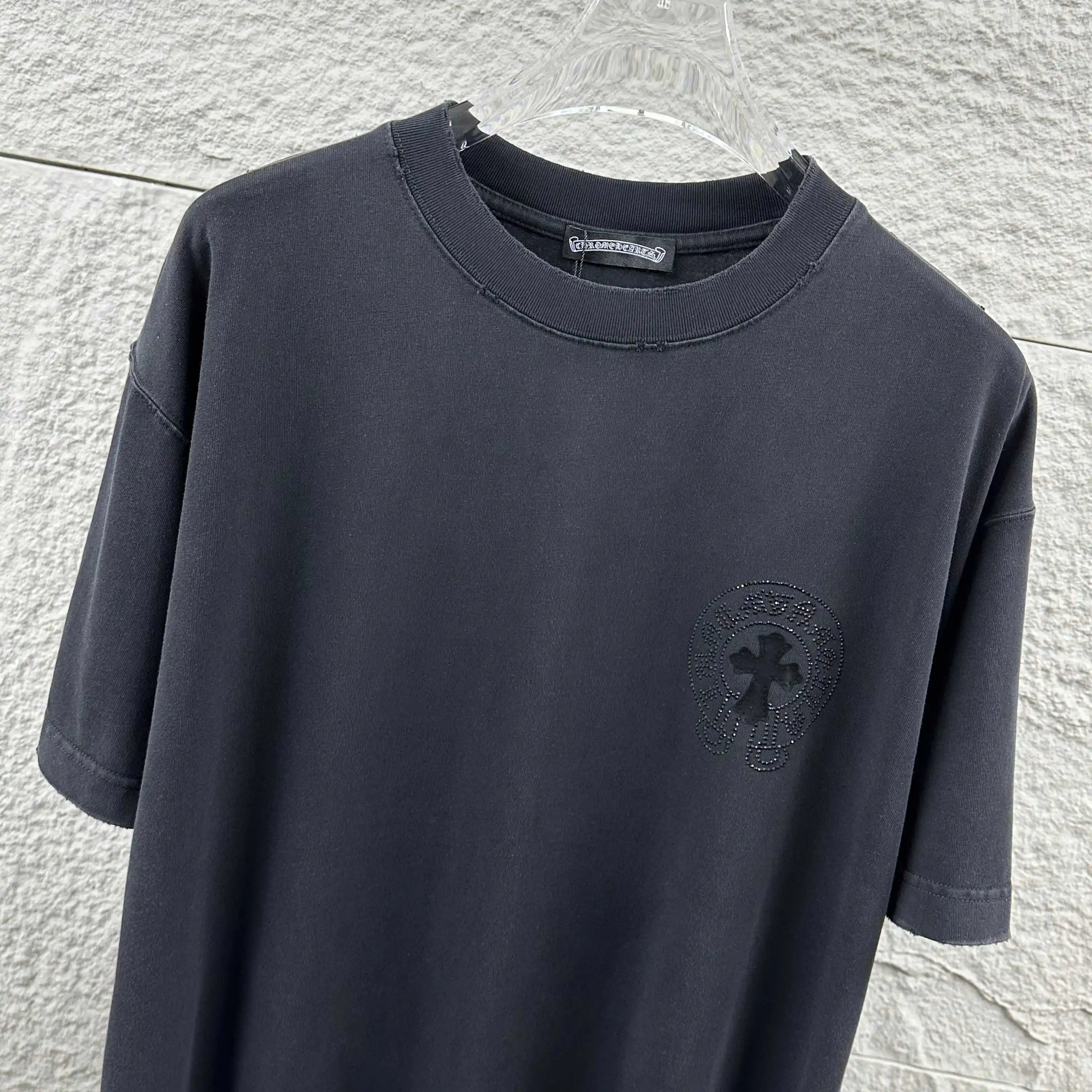 Embellished Distressed Cotton T-Shirt D15012093 — view 2