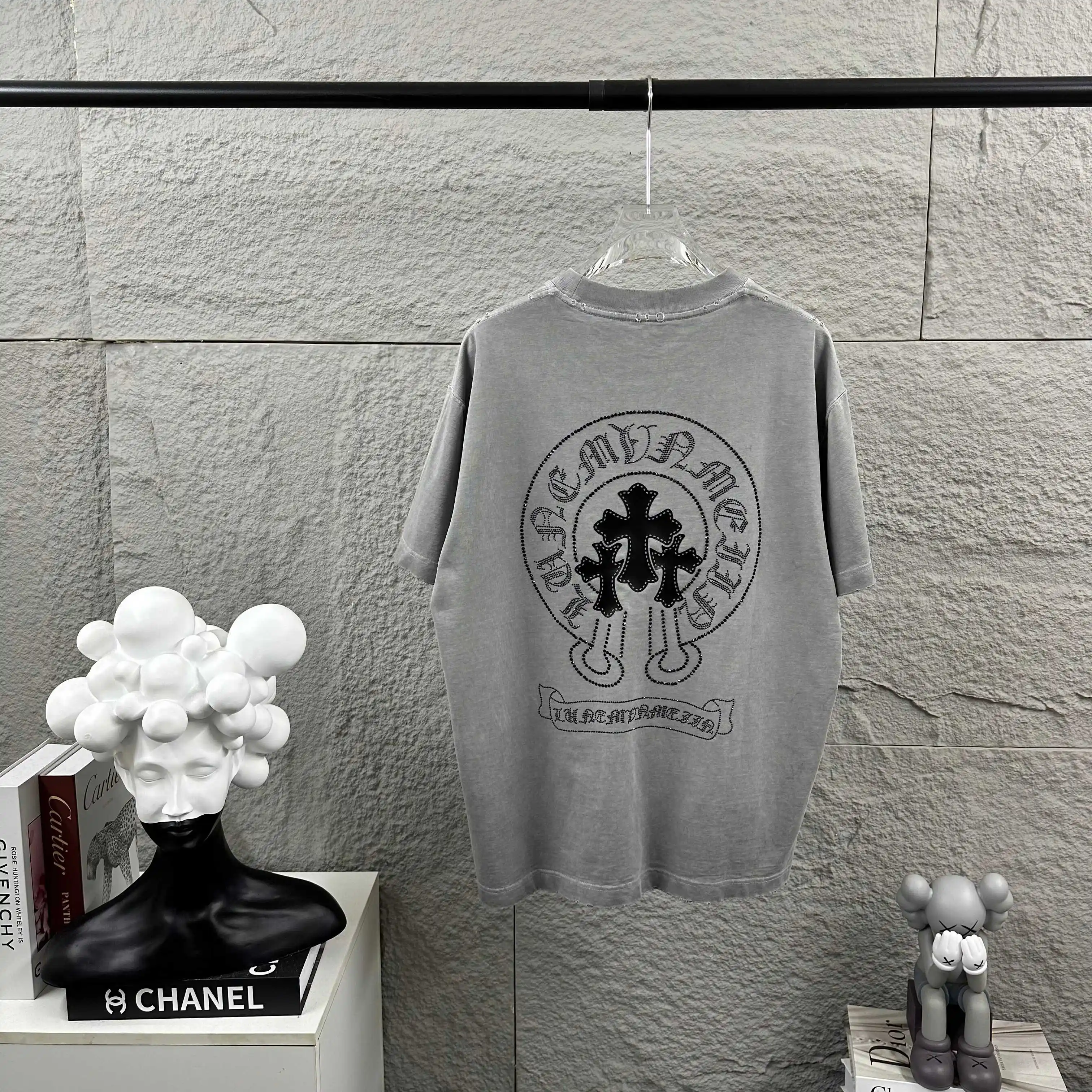 Embellished Distressed Cotton T-Shirt D15012094