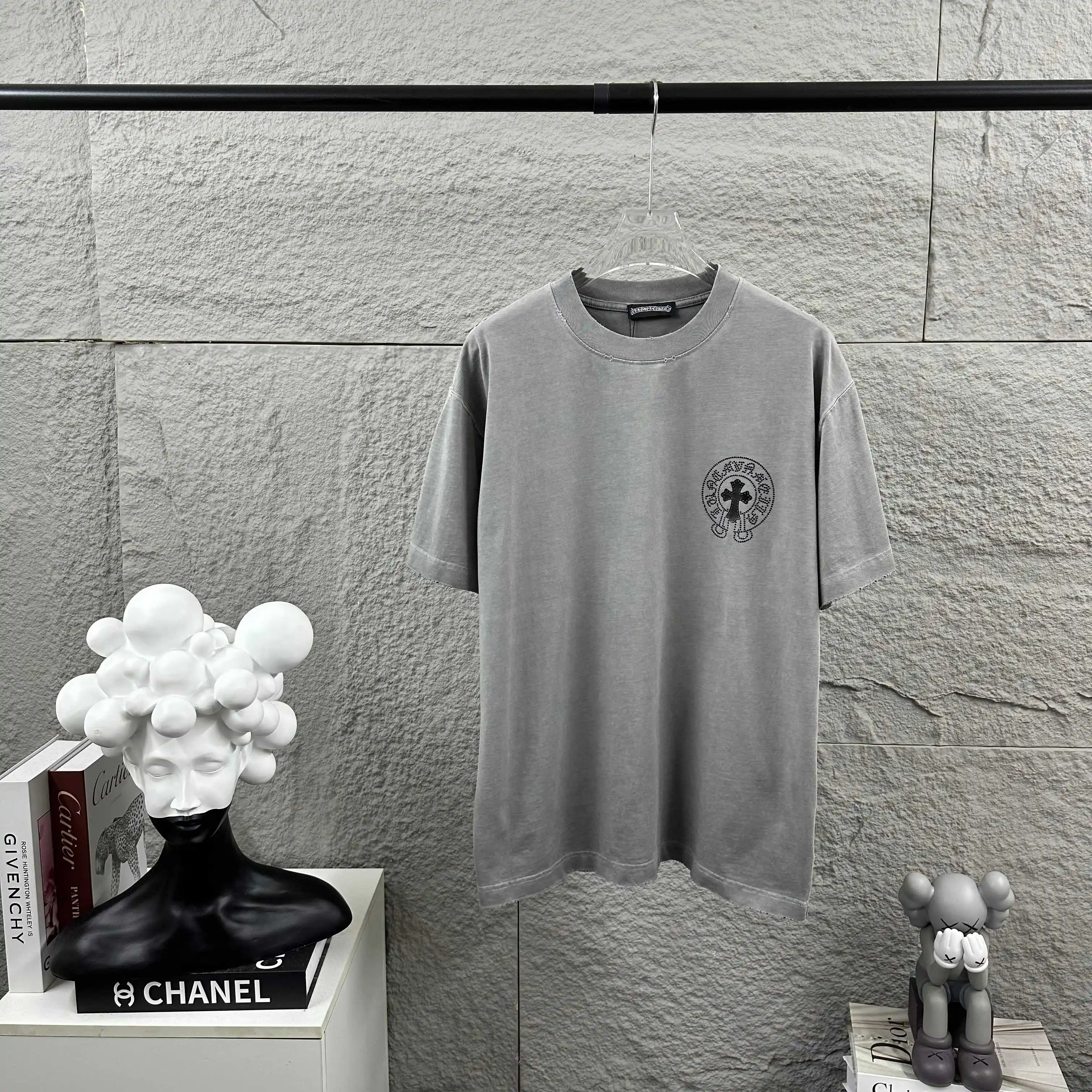Embellished Distressed Cotton T-Shirt D15012094 — view 2
