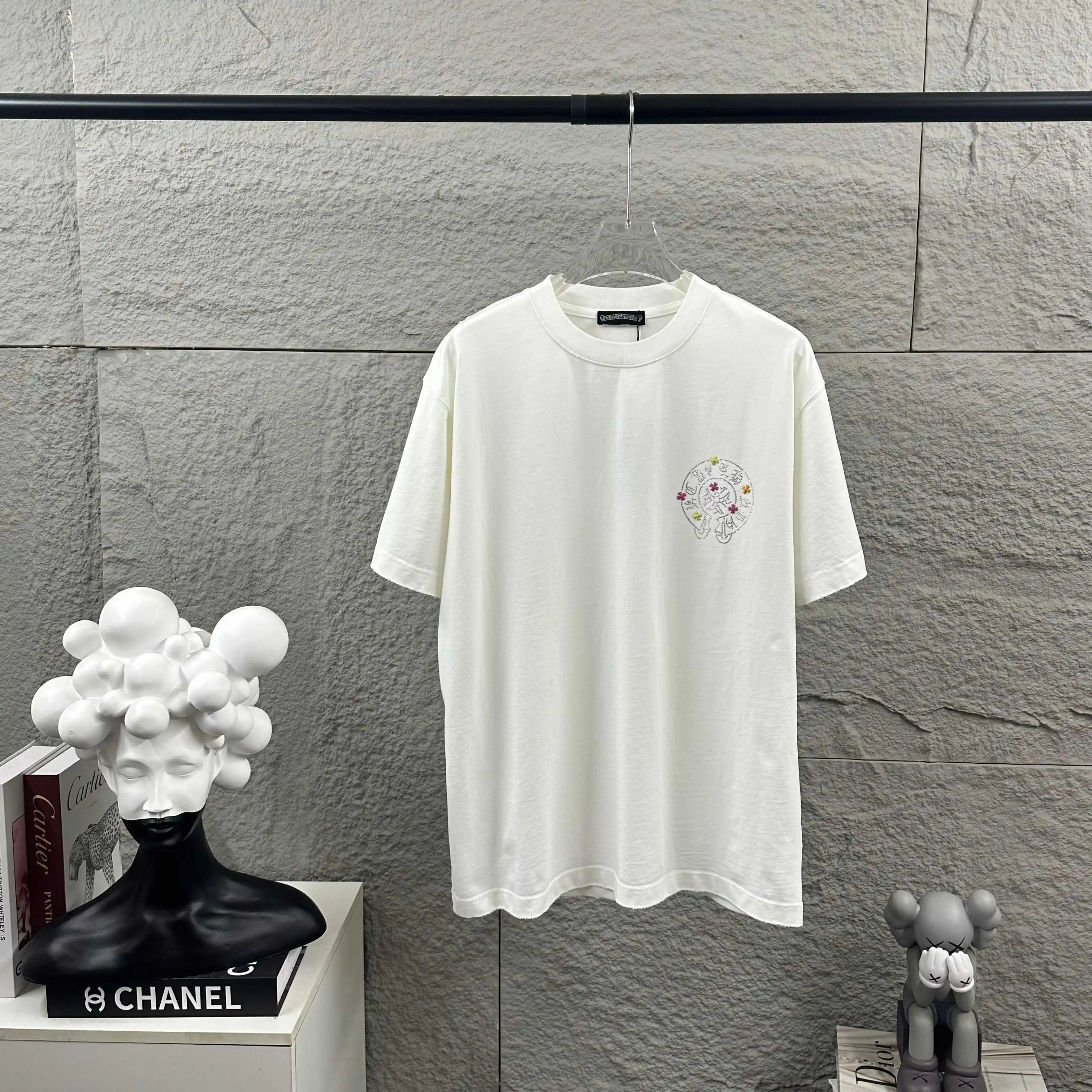 Rhinestone Embellished Distressed Cotton T-Shirt D15012073 — view 2