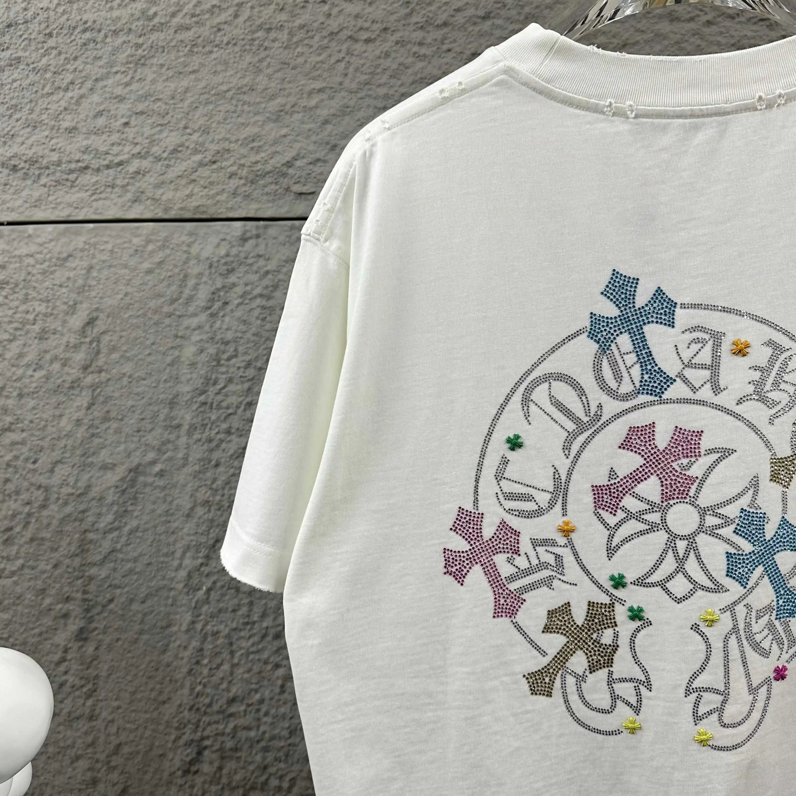 Rhinestone Embellished Distressed Cotton T-Shirt D15012073 — view 9