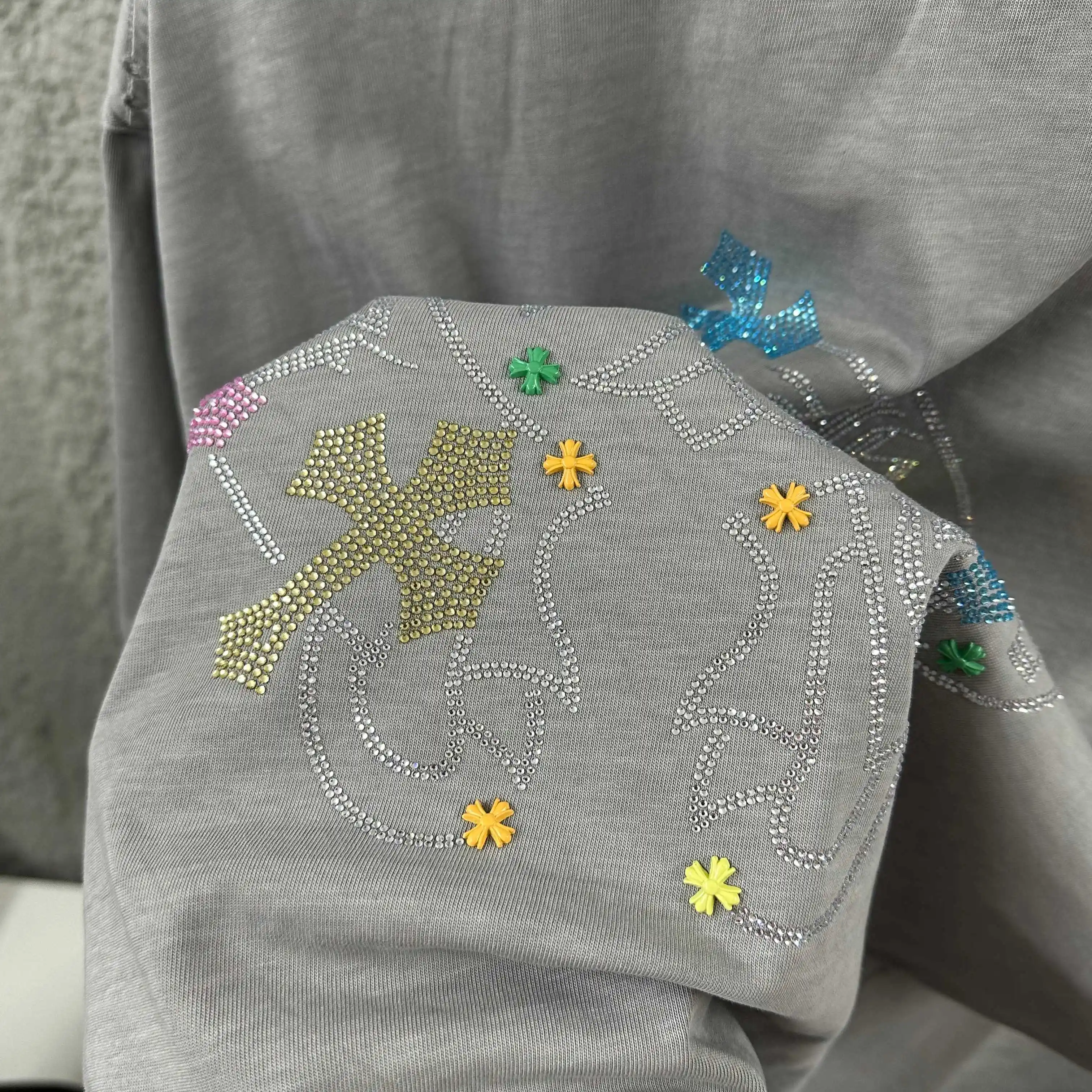 Rhinestone Embellished Distressed Cotton T-Shirt D15012074 — view 7
