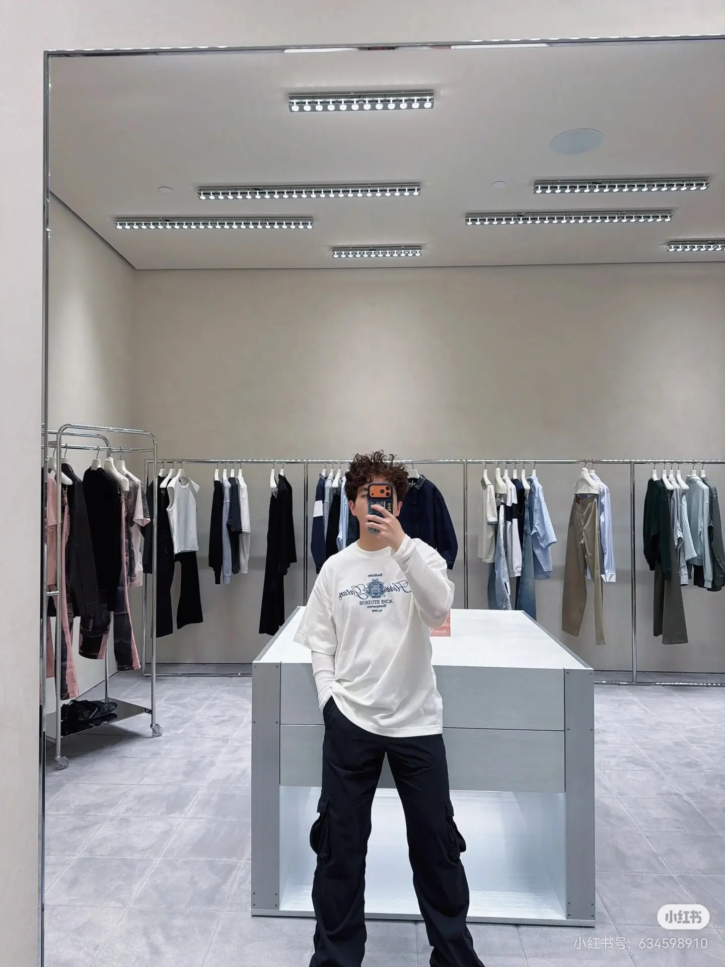 Layered Mesh-Sleeve Graphic T-Shirt D15522550 — view 2