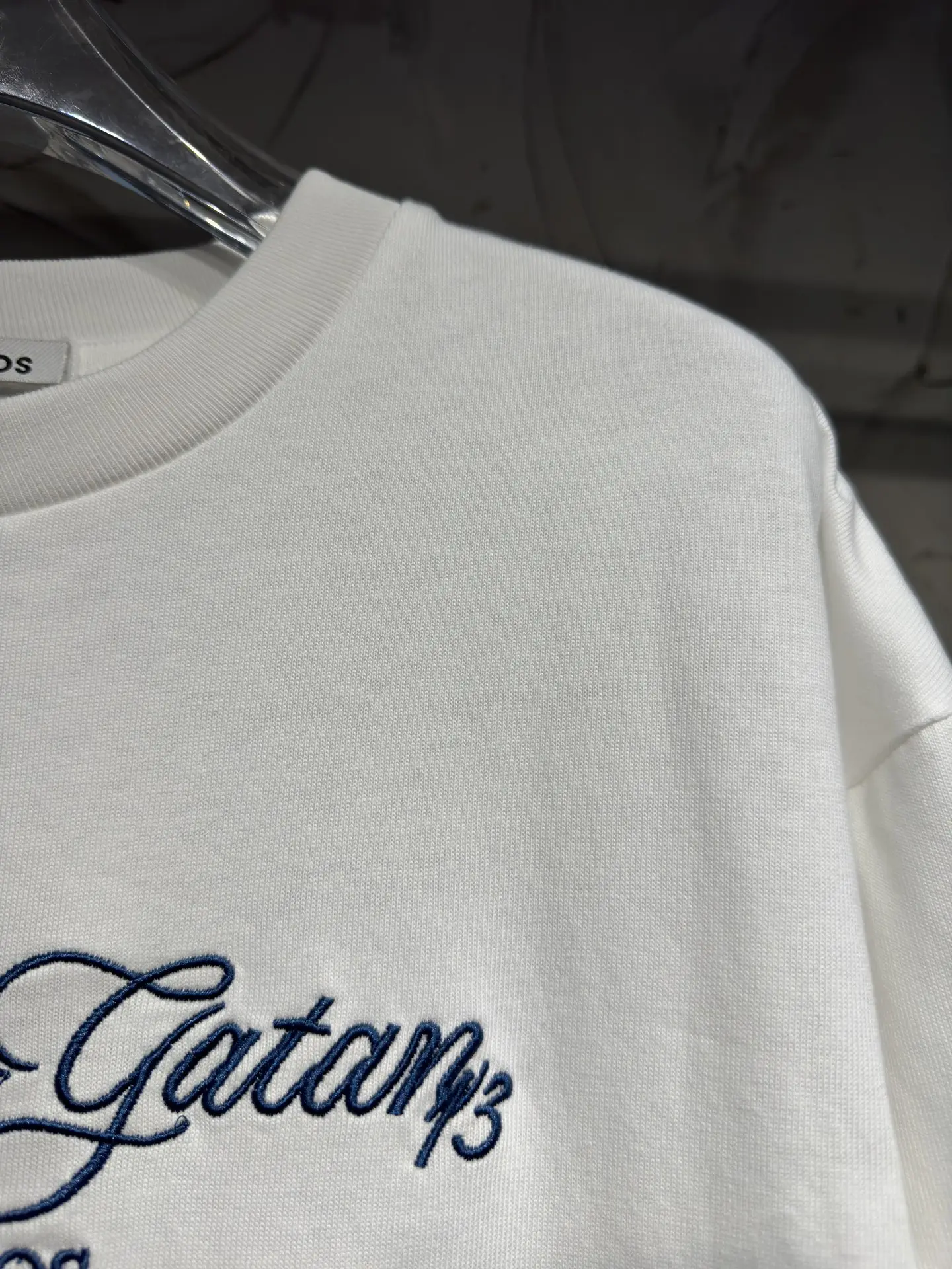 Layered Mesh-Sleeve Graphic T-Shirt D16523061 — view 3
