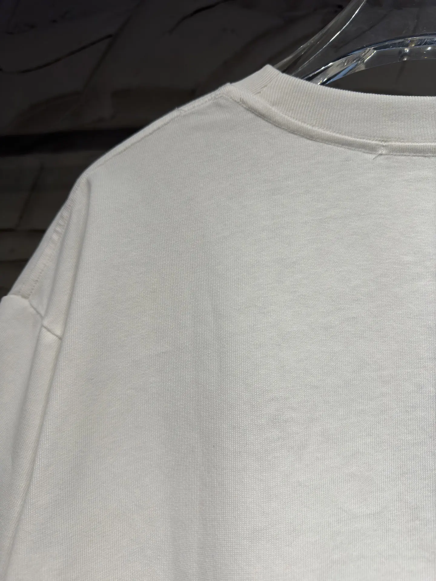 Layered Mesh-Sleeve Graphic T-Shirt D16523061 — view 14