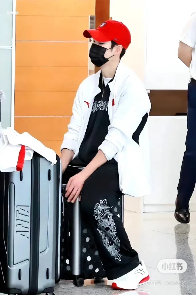 Chrome Hearts Vine Cross Embroidered Mesh Sweatpants D17022433 — view 7