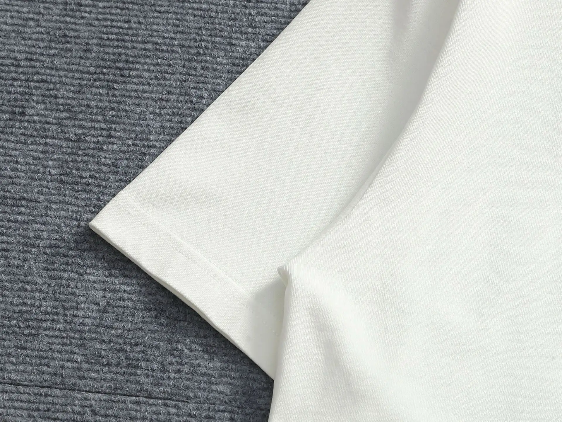 Horseshoe Denim Patch Embroidered T-Shirt D17014192 — view 4