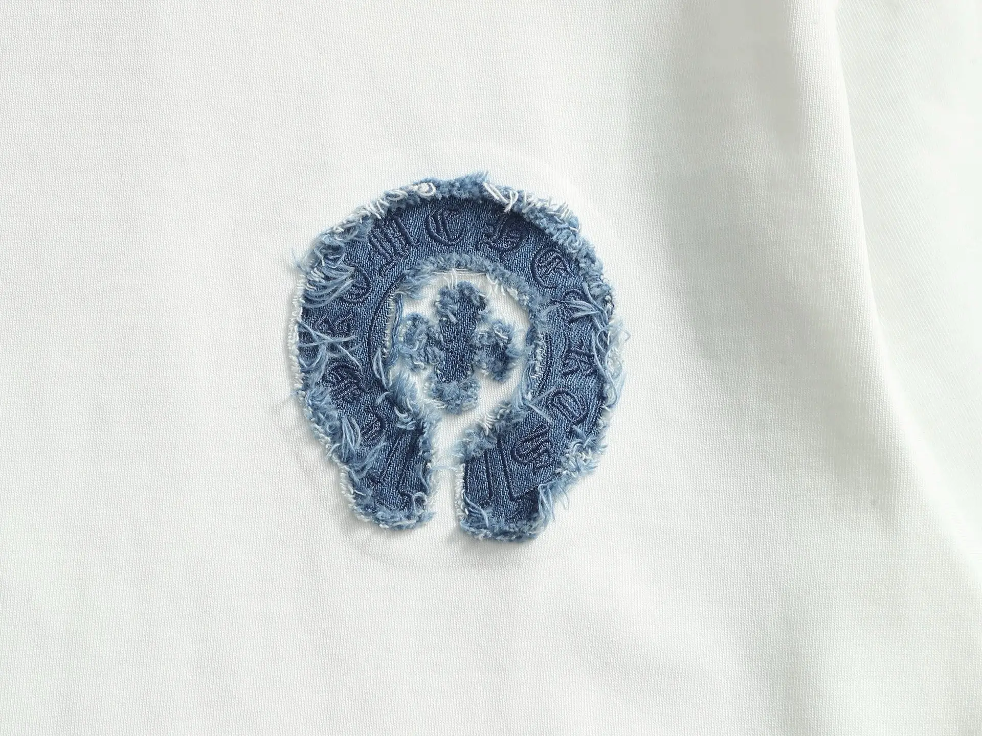 Horseshoe Denim Patch Embroidered T-Shirt D17014192 — view 5