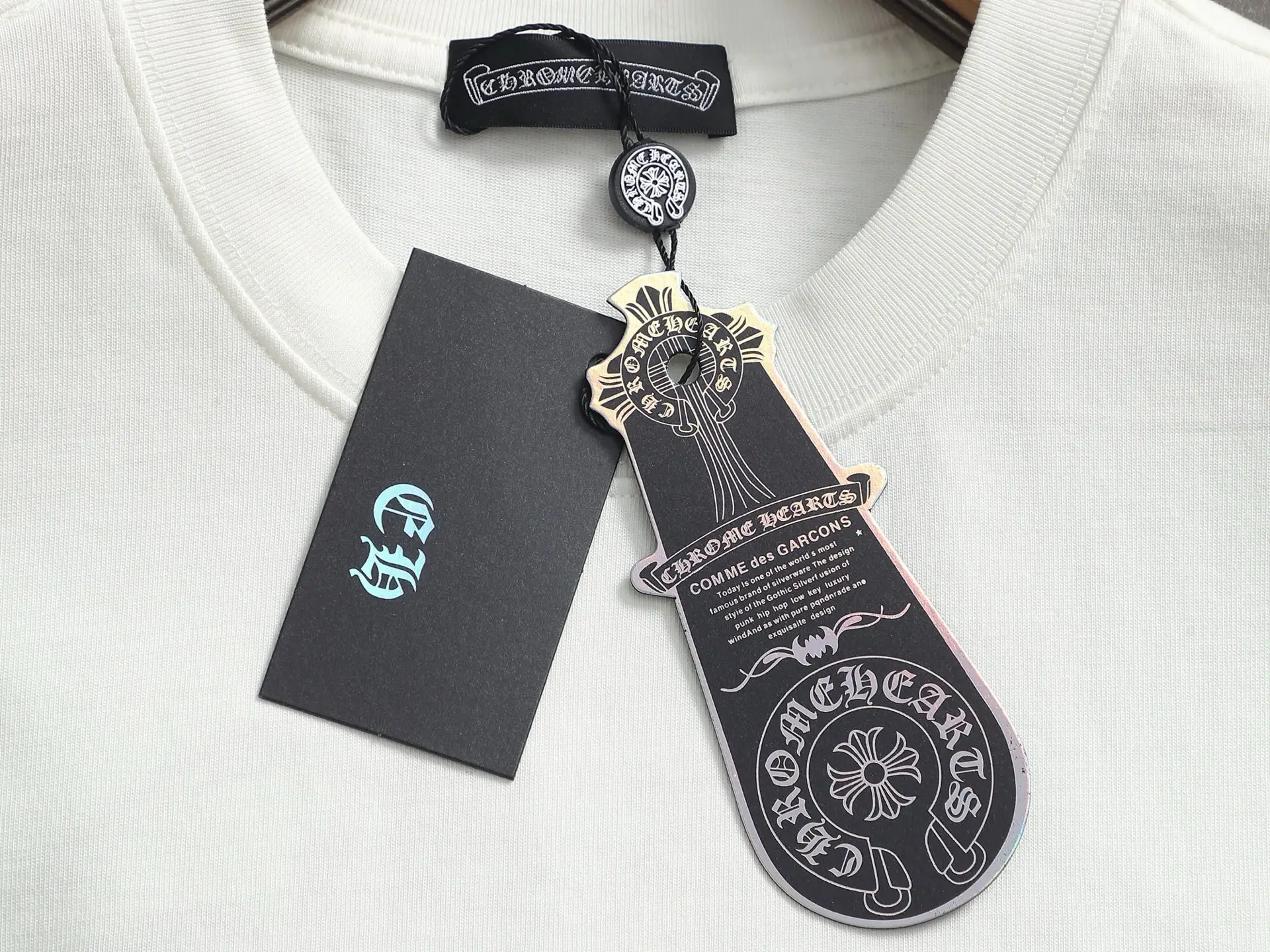 Horseshoe Denim Patch Embroidered T-Shirt D17014192 — view 6