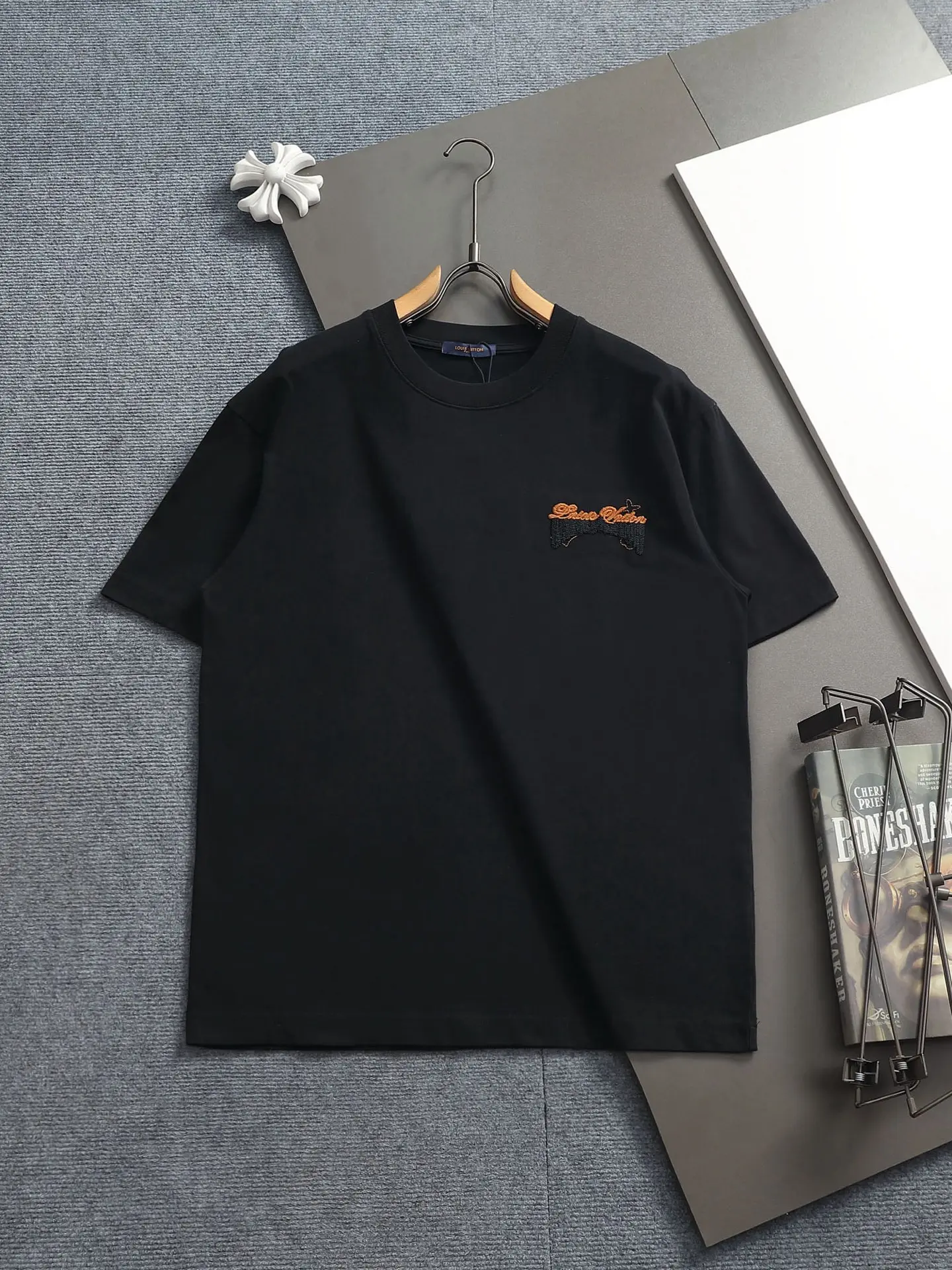 Vintage-Inspired Embroidered Logo T-Shirt D17014211