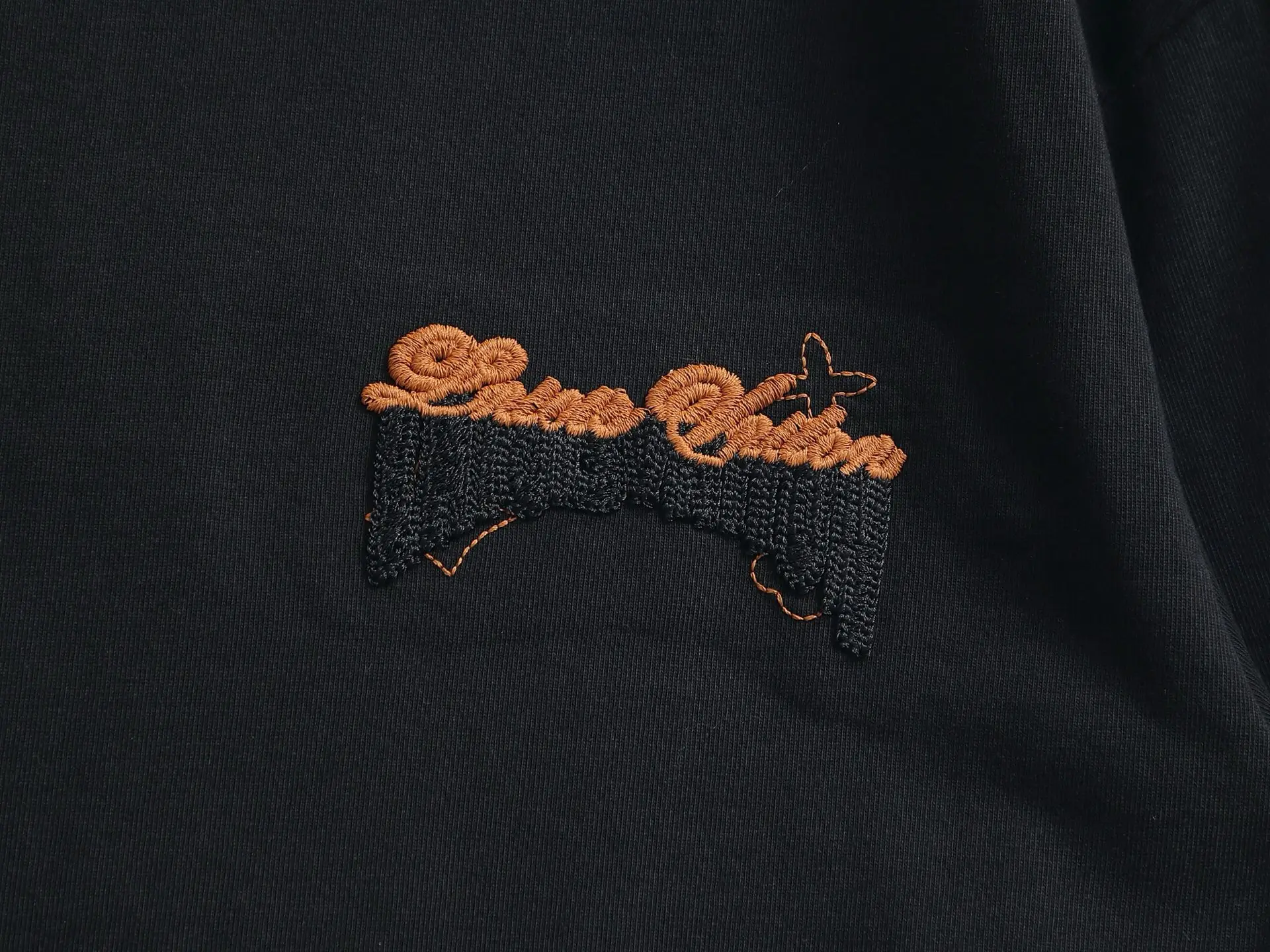 Vintage-Inspired Embroidered Logo T-Shirt D17014211 — view 5