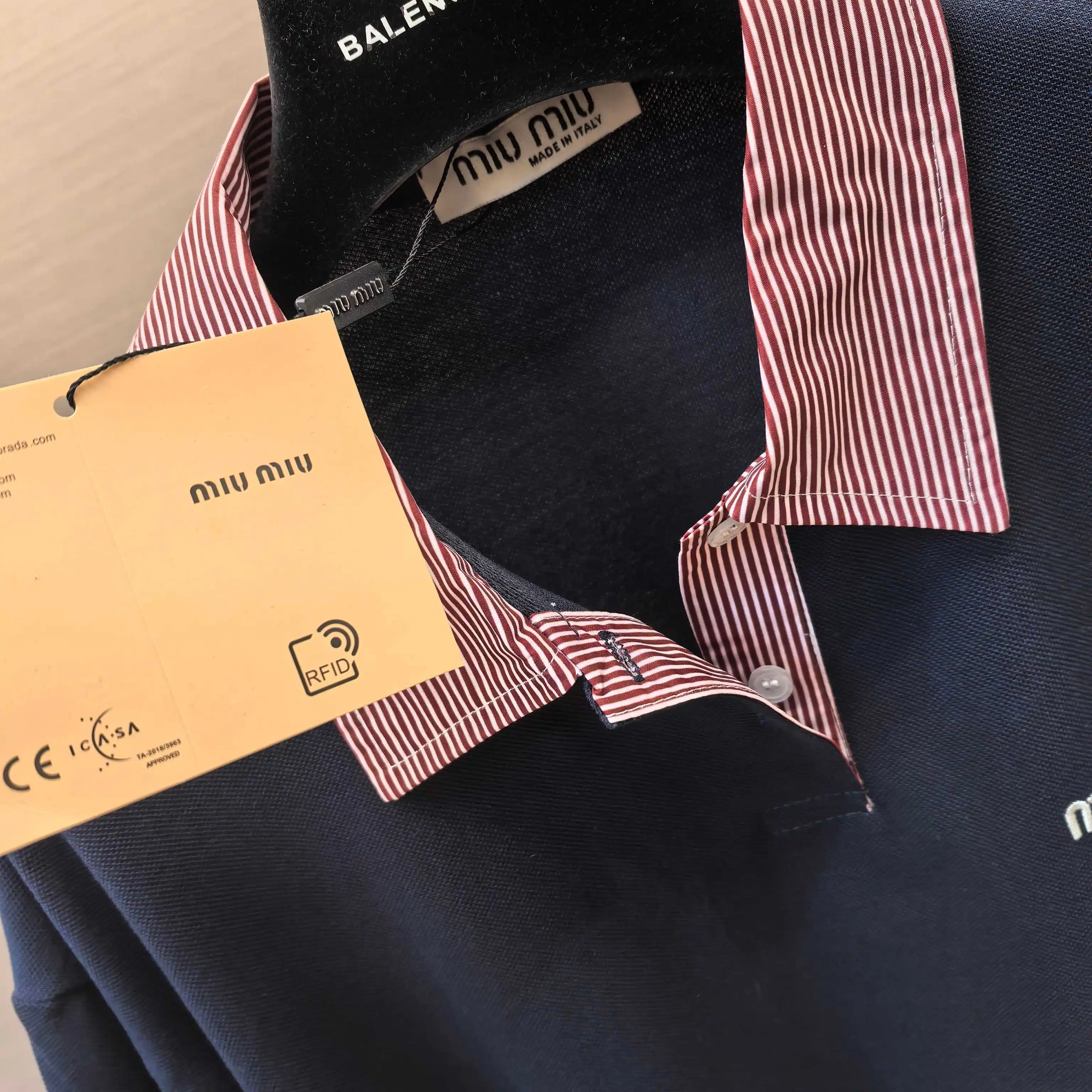 Contrast Collar Long-Sleeve Polo Shirt D17022326 — view 4