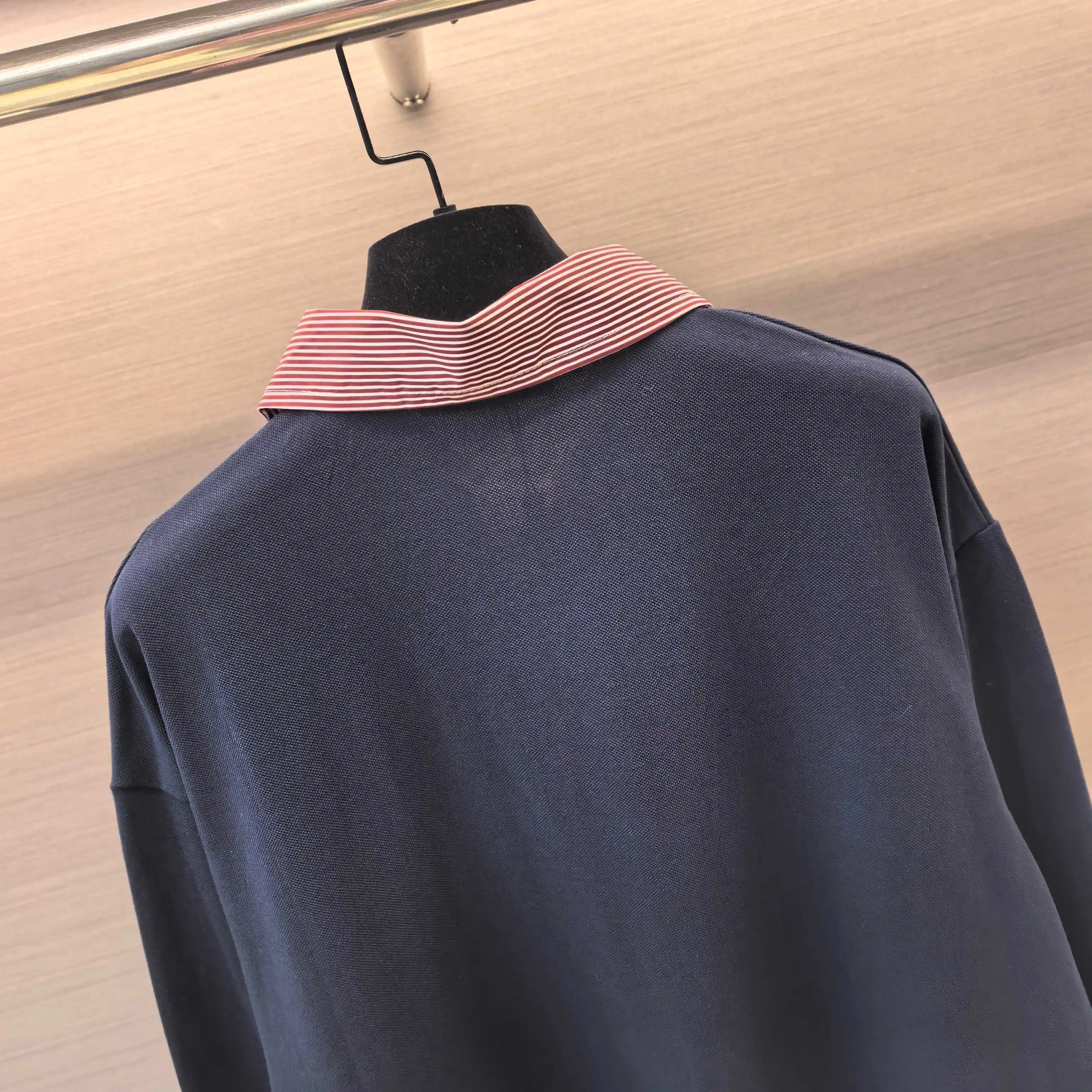 Contrast Collar Long-Sleeve Polo Shirt D17022326 — view 8