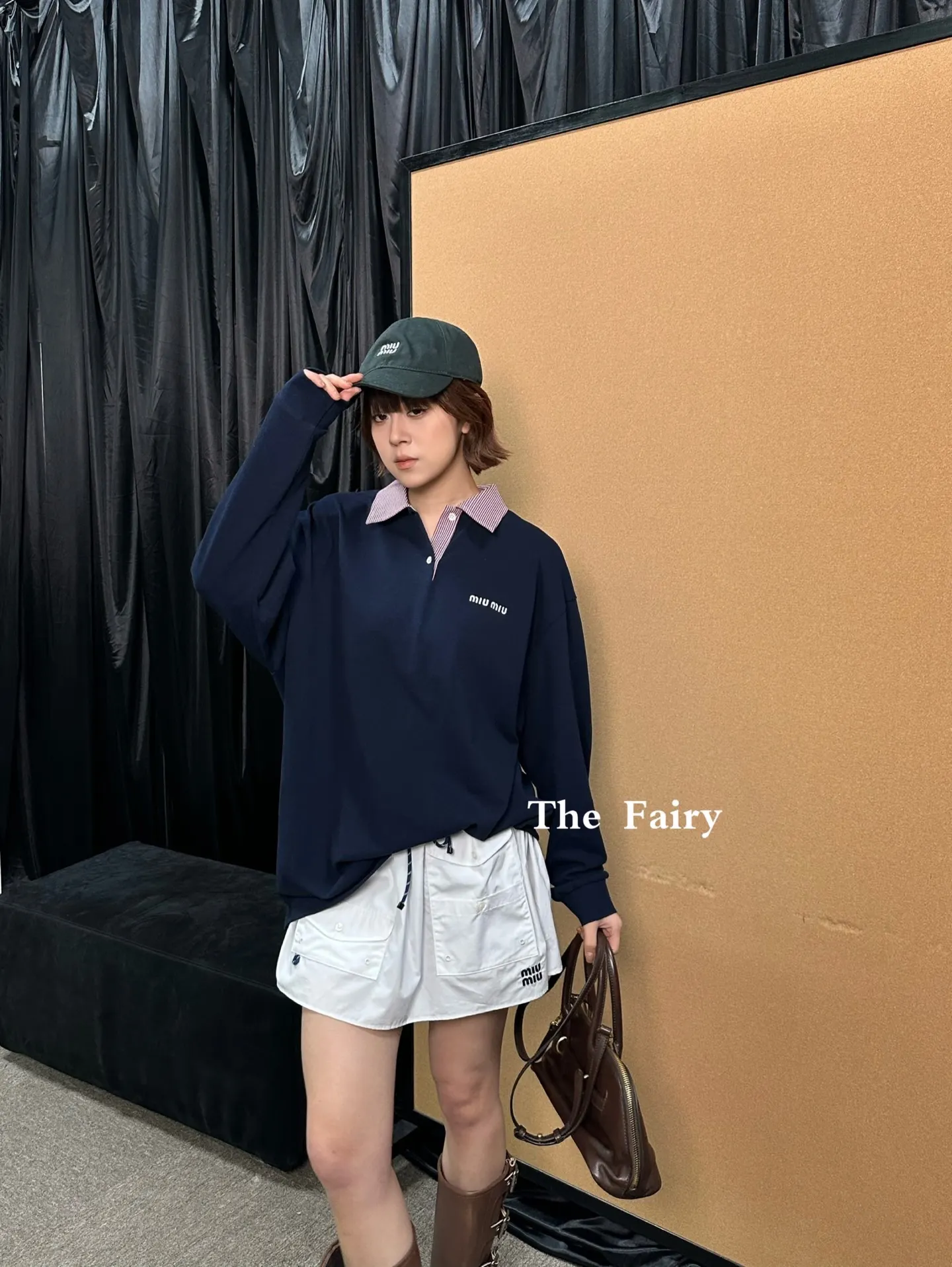 Logo Embroidered Contrast Collar Long-Sleeve Polo Shirt D17022330