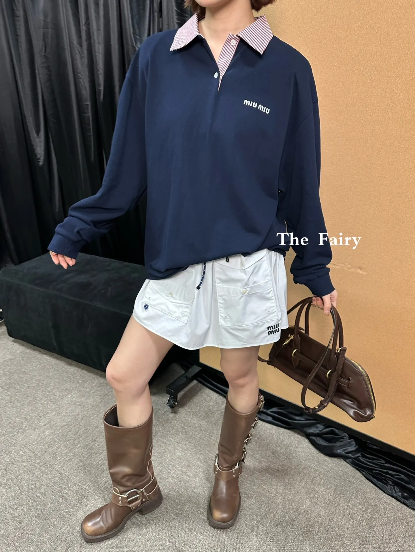 Logo Embroidered Contrast Collar Long-Sleeve Polo Shirt D17022330 — view 3