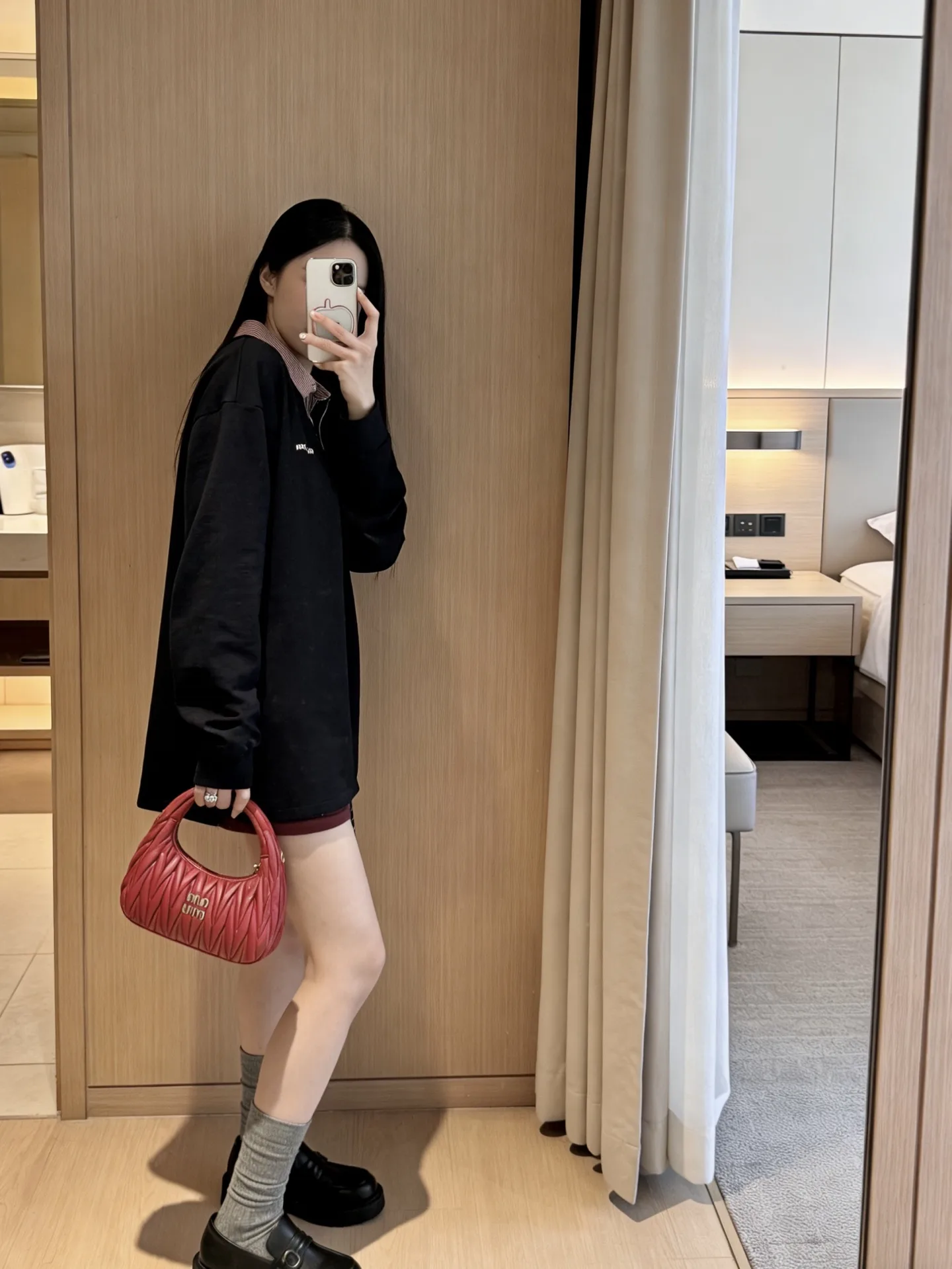 Embroidered Logo Long-Sleeve Polo Shirt D17022329 — view 3