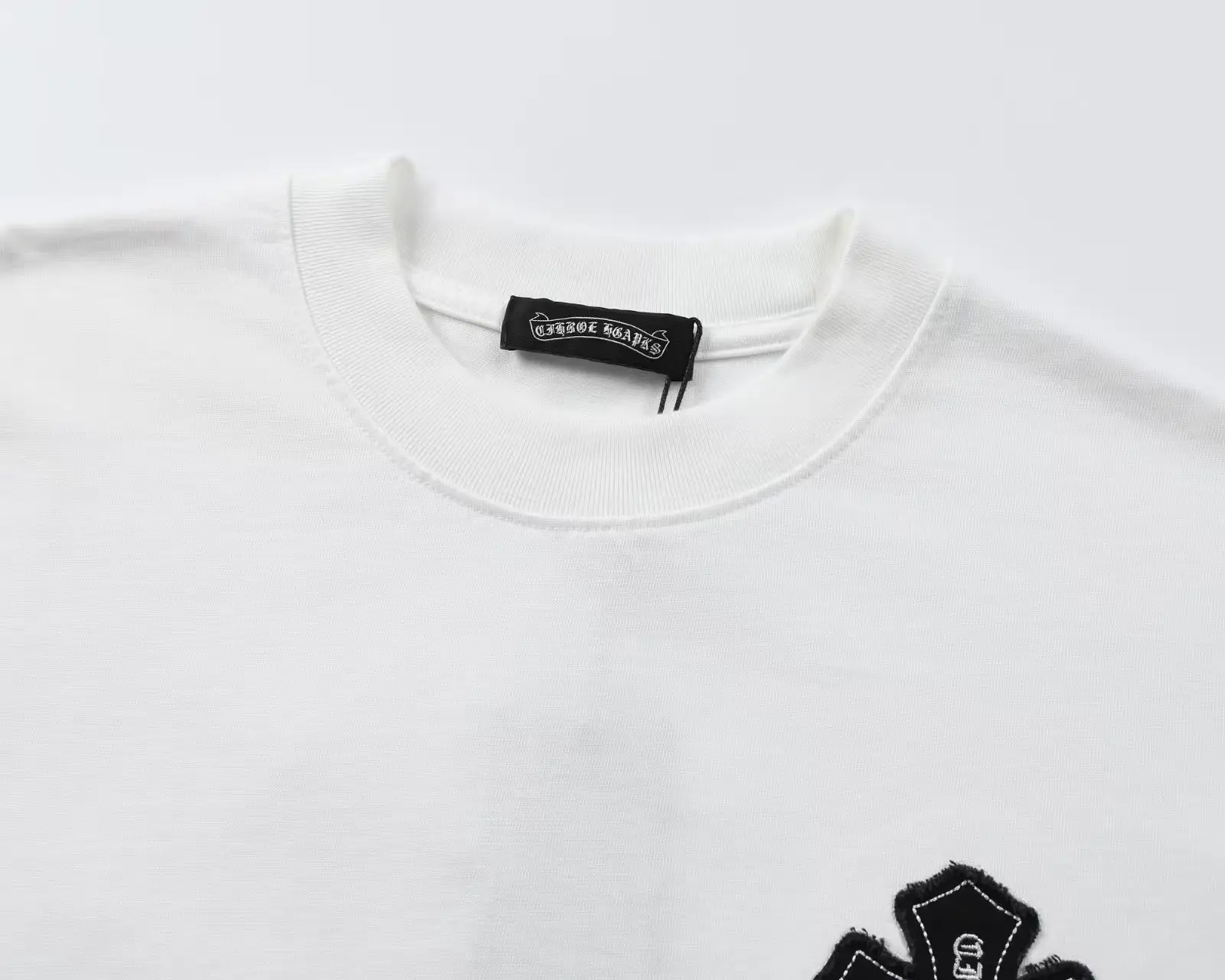 Cross Patch Embroidered Long-Sleeve T-Shirt D17523608 — view 6