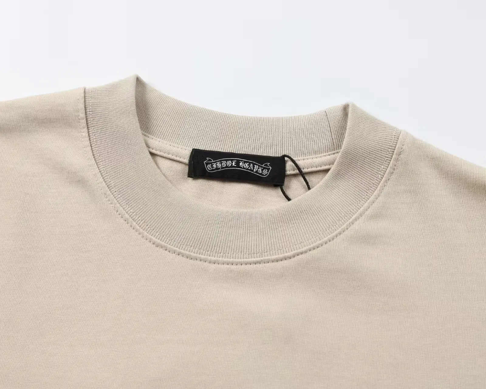 Embroidered Patch Long-Sleeve T-Shirt D17523610 — view 5