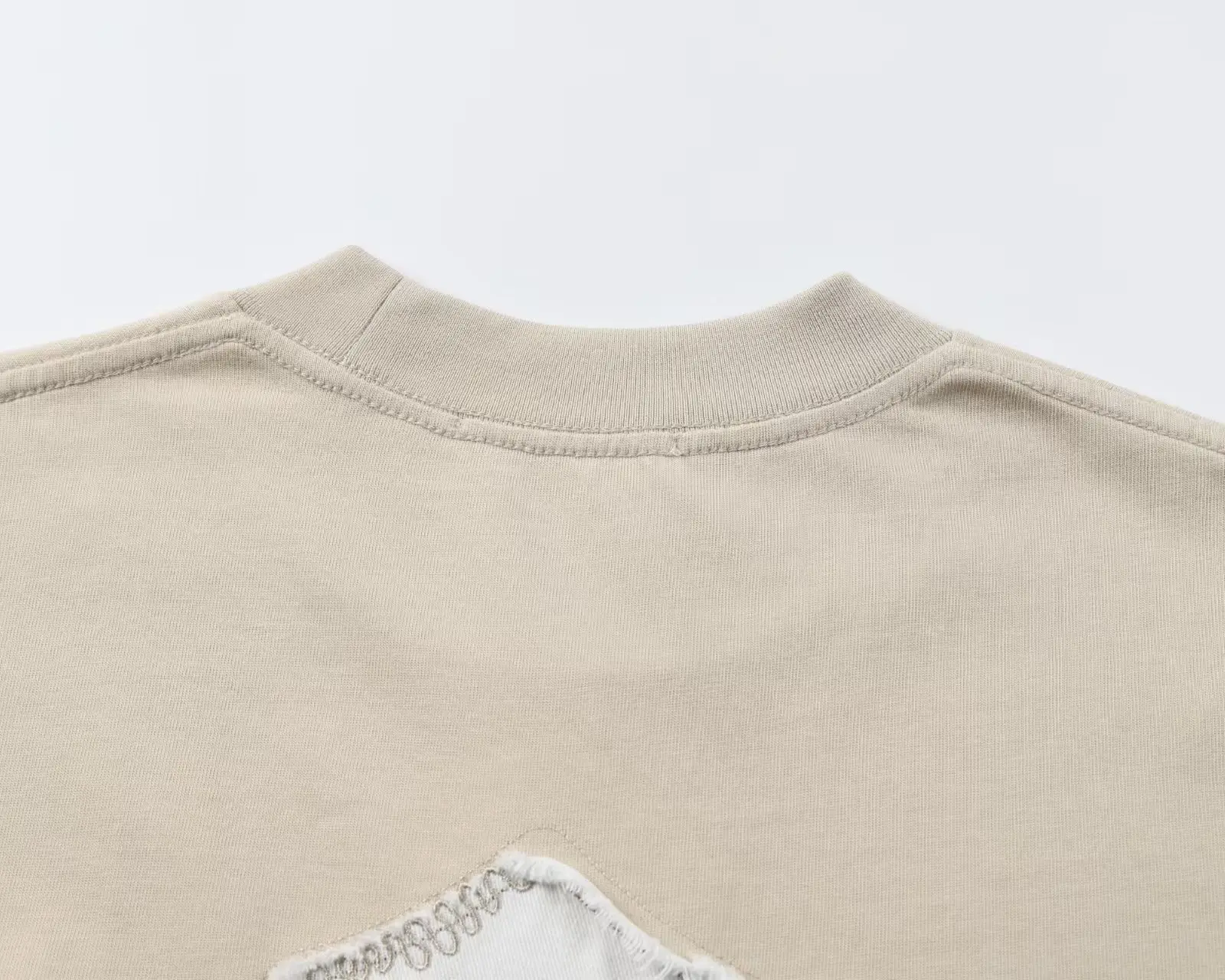 Embroidered Patch Long-Sleeve T-Shirt D17523610 — view 6