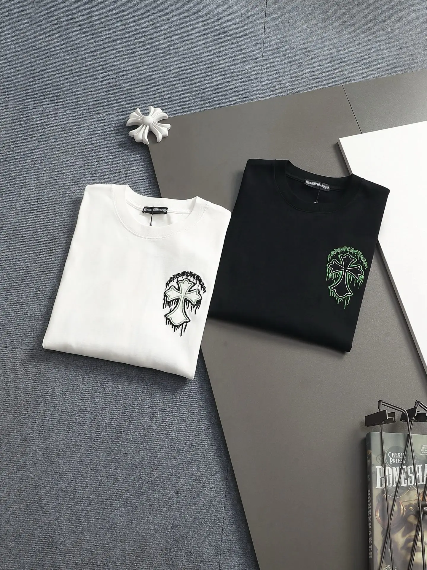 Embroidered Cross Logo Oversized T-Shirt D17514212 — view 14
