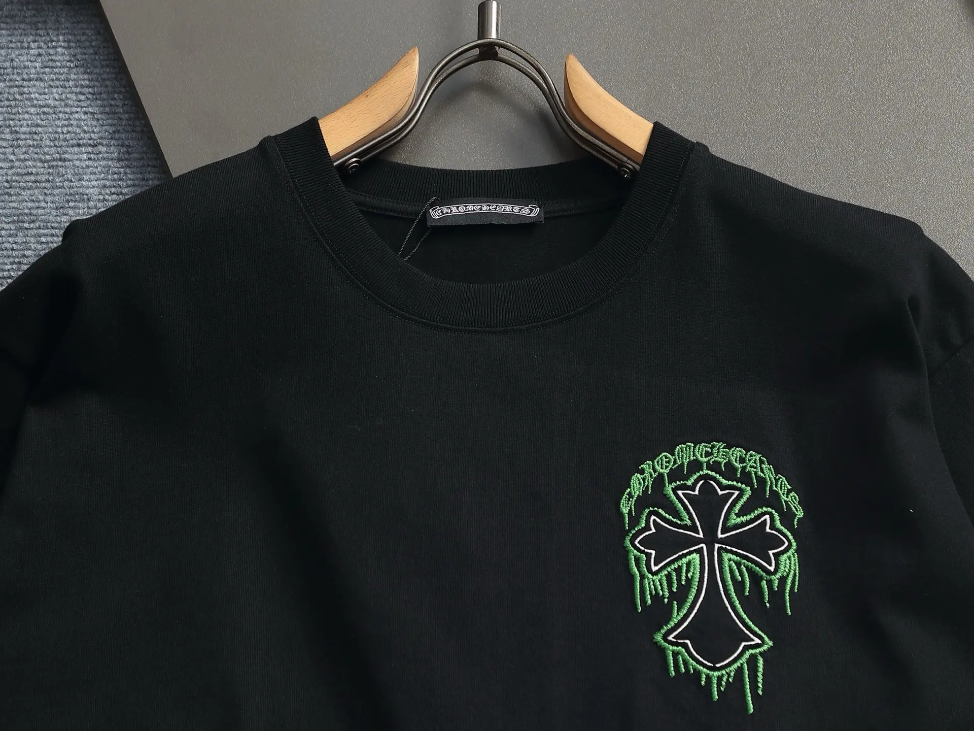 Embroidered Cross Logo Oversized T-Shirt D17514213 — view 3