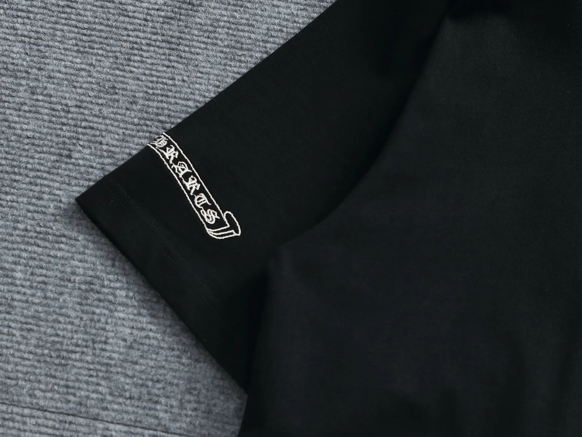 Embroidered Cross Logo Oversized T-Shirt D17514213 — view 5