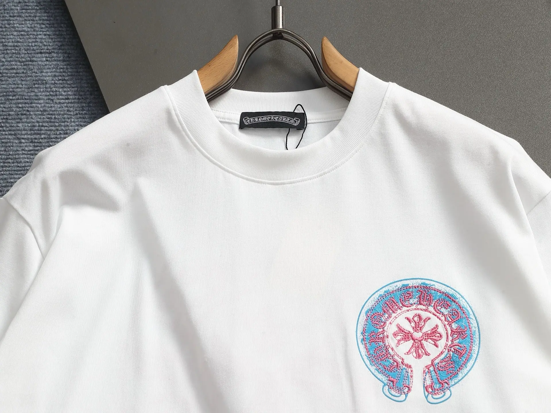 Embroidered Horseshoe Logo Cotton T-Shirt D17514180 — view 3
