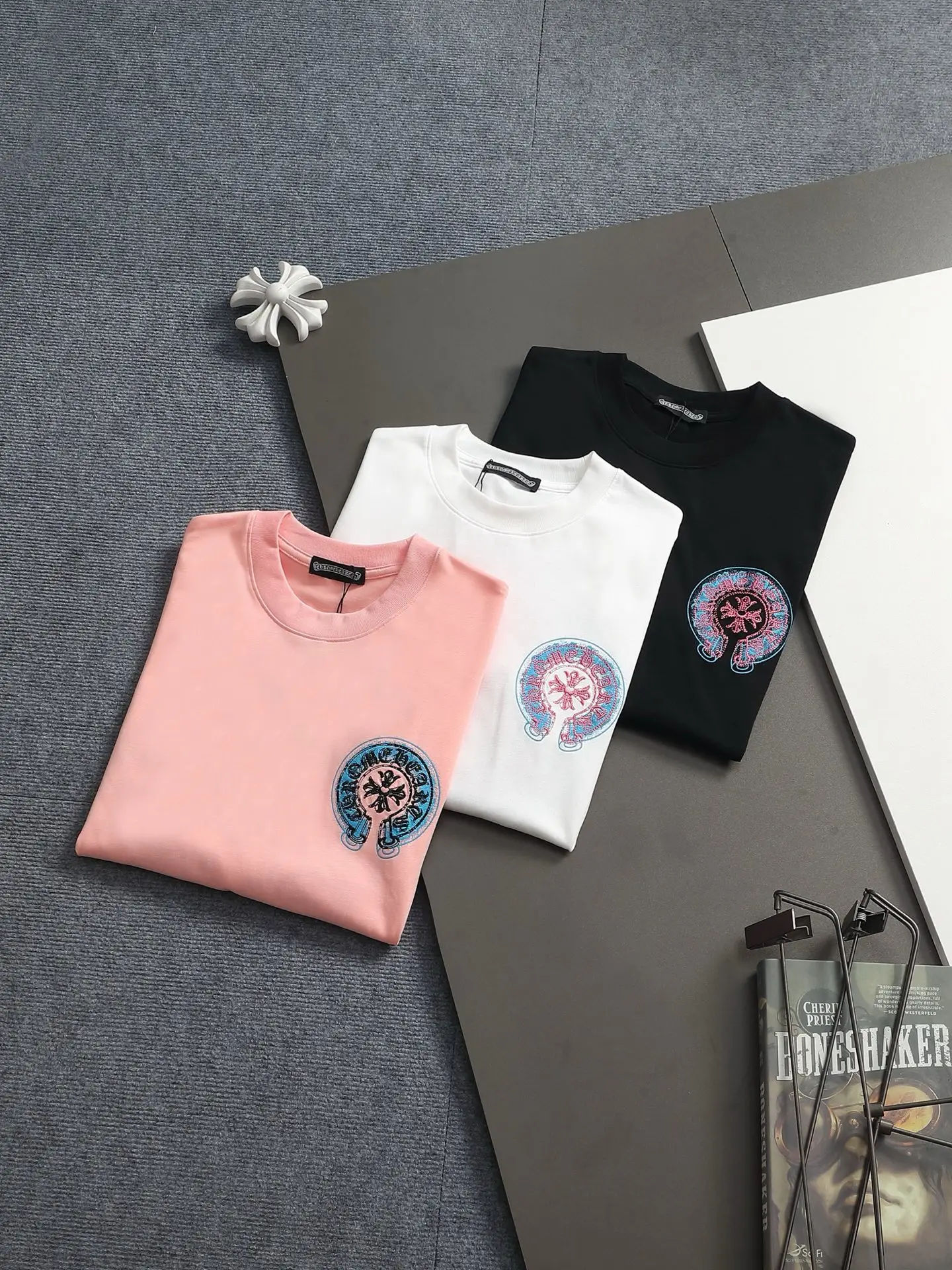 Embroidered Horseshoe Logo Cotton T-Shirt D17514180 — view 12