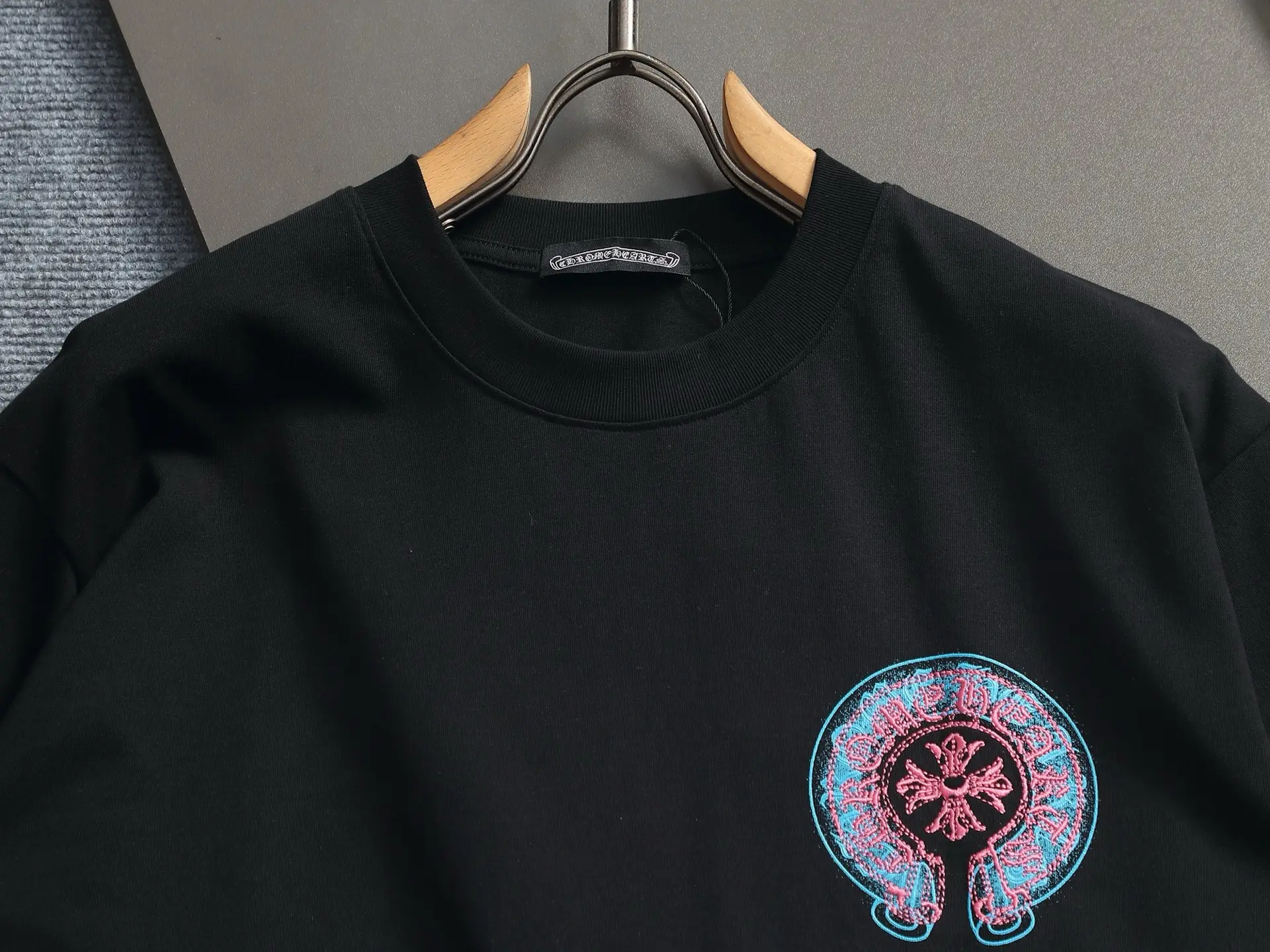 Embroidered Horseshoe Logo Cotton T-Shirt D17514182 — view 3