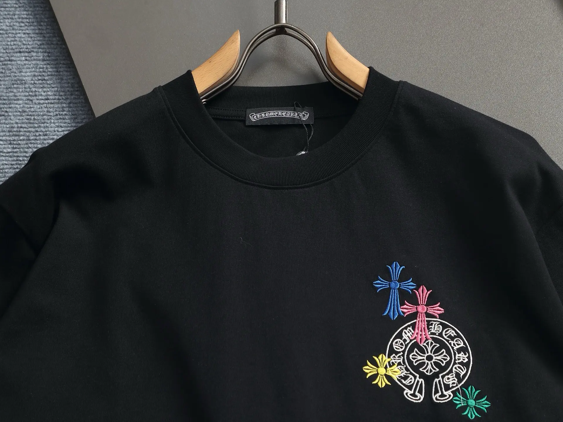 Embroidered Horseshoe Cross Cotton T-Shirt D17514189 — view 3