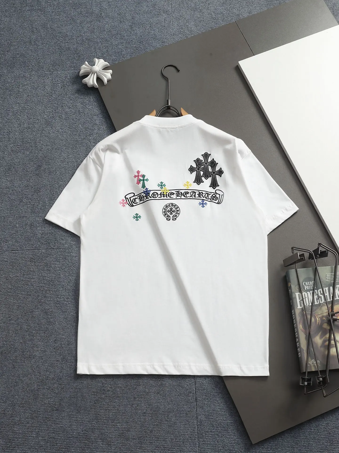Embroidered Horseshoe Cross Cotton T-Shirt D17514188 — view 2
