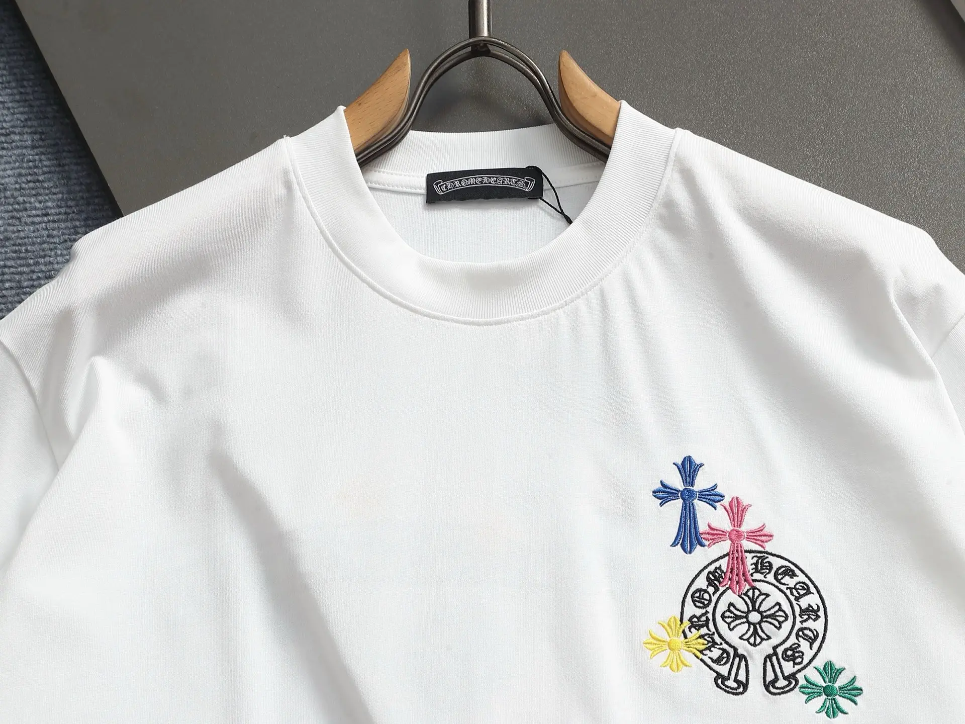 Embroidered Horseshoe Cross Cotton T-Shirt D17514188 — view 3