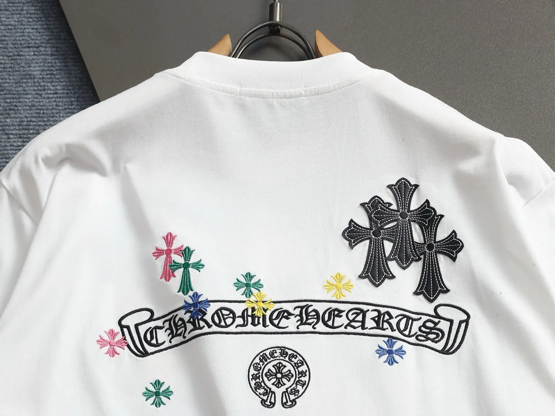 Embroidered Horseshoe Cross Cotton T-Shirt D17514188 — view 11