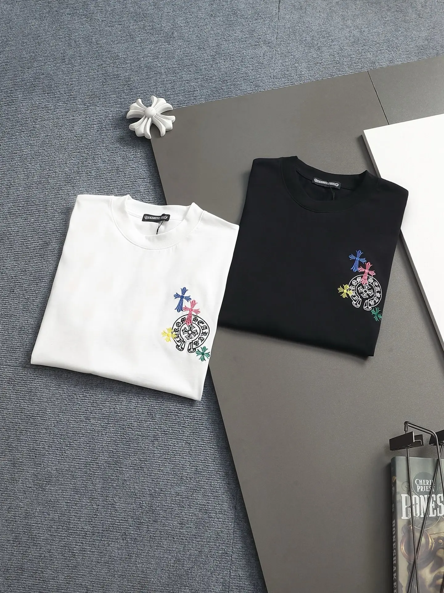 Embroidered Horseshoe Cross Cotton T-Shirt D17514188 — view 12