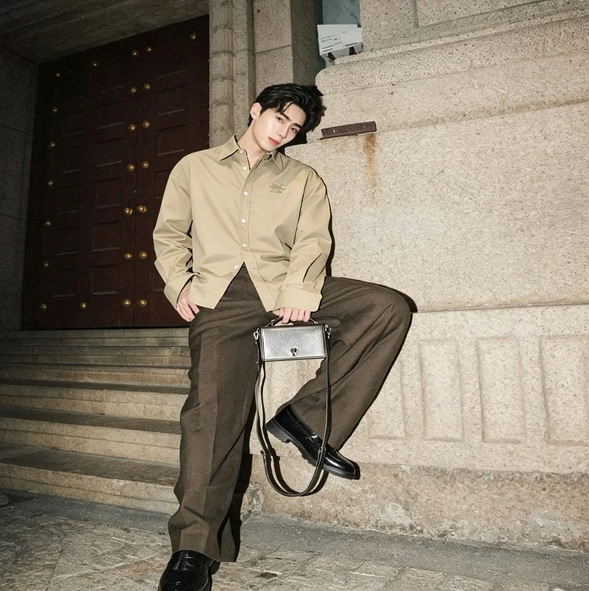 Embroidered Logo Oversized Cotton Shirt D18522451 — view 8