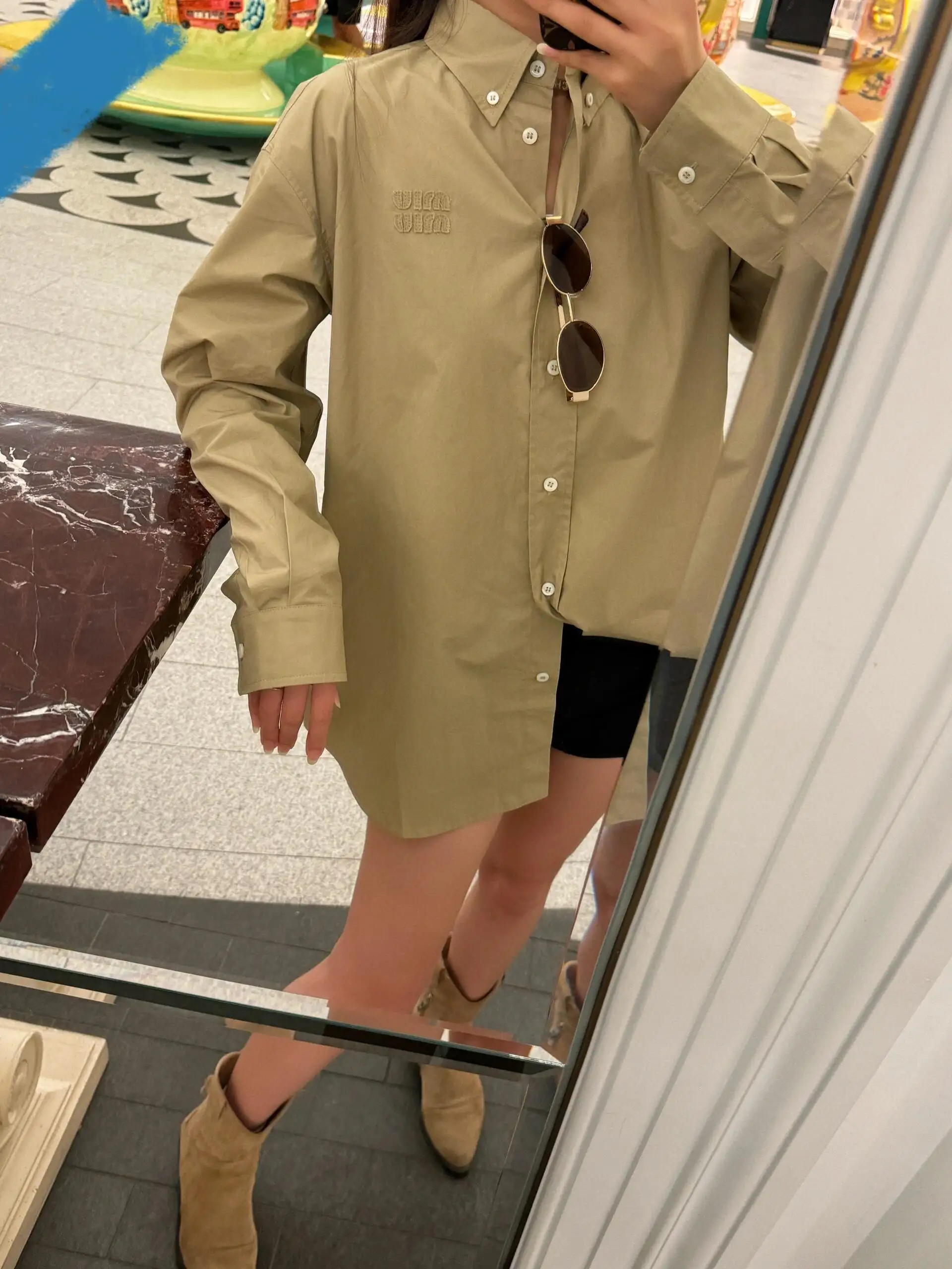 Logo Embroidered Oversized Cotton Shirt D18522452 — view 9