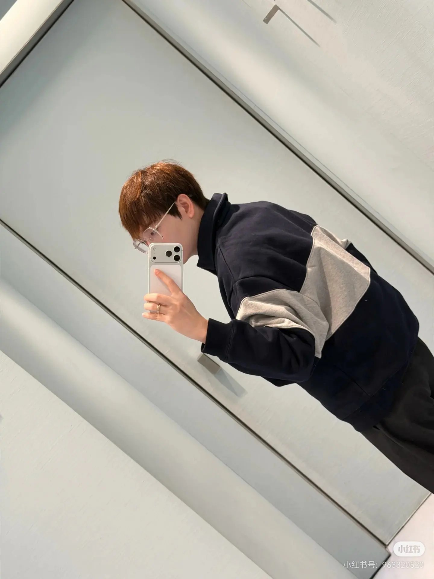 Color-Block Quarter-Zip Polo Sweatshirt D19022381 — view 5