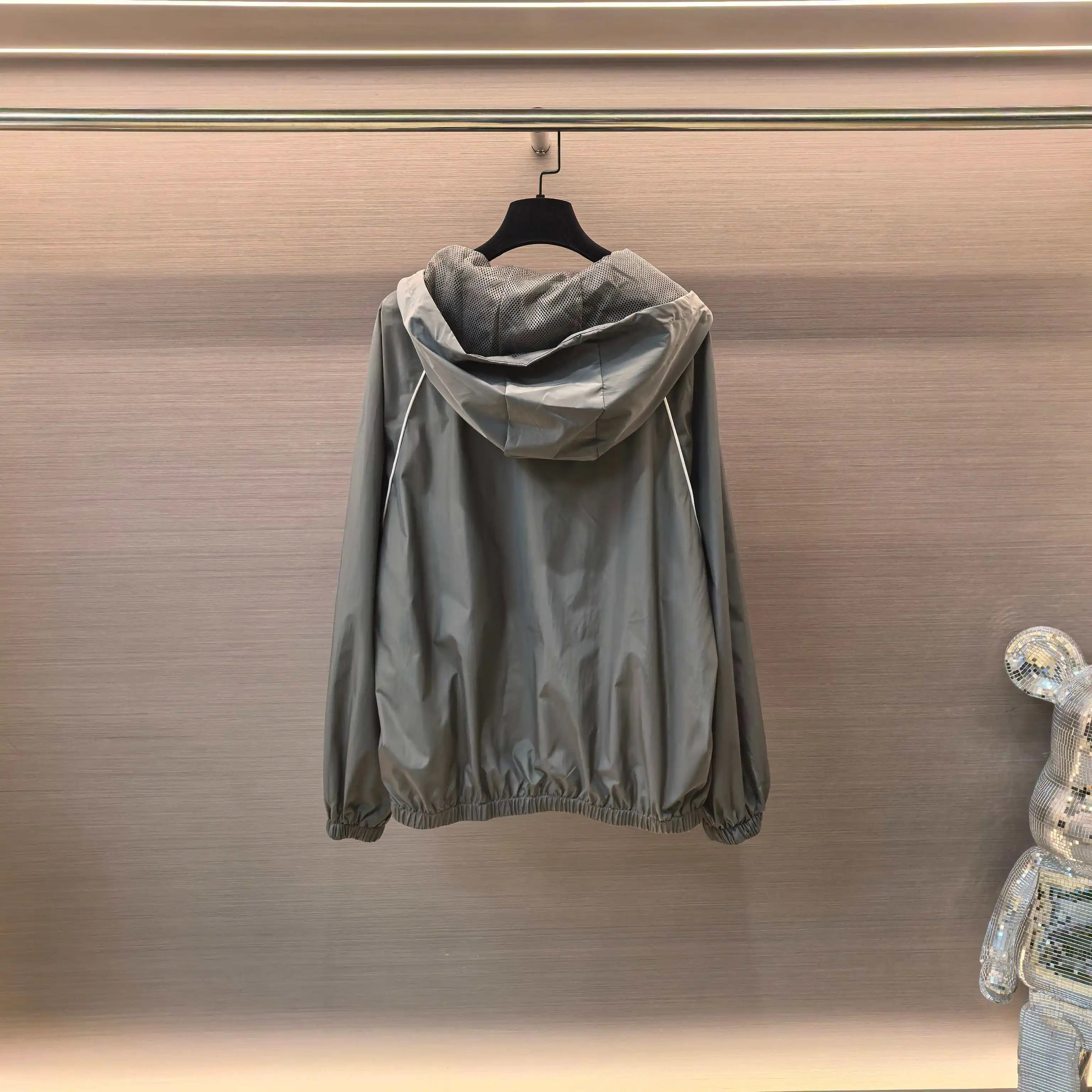 Logo-Embroidered Hooded Windbreaker Jacket D20022509 — view 2