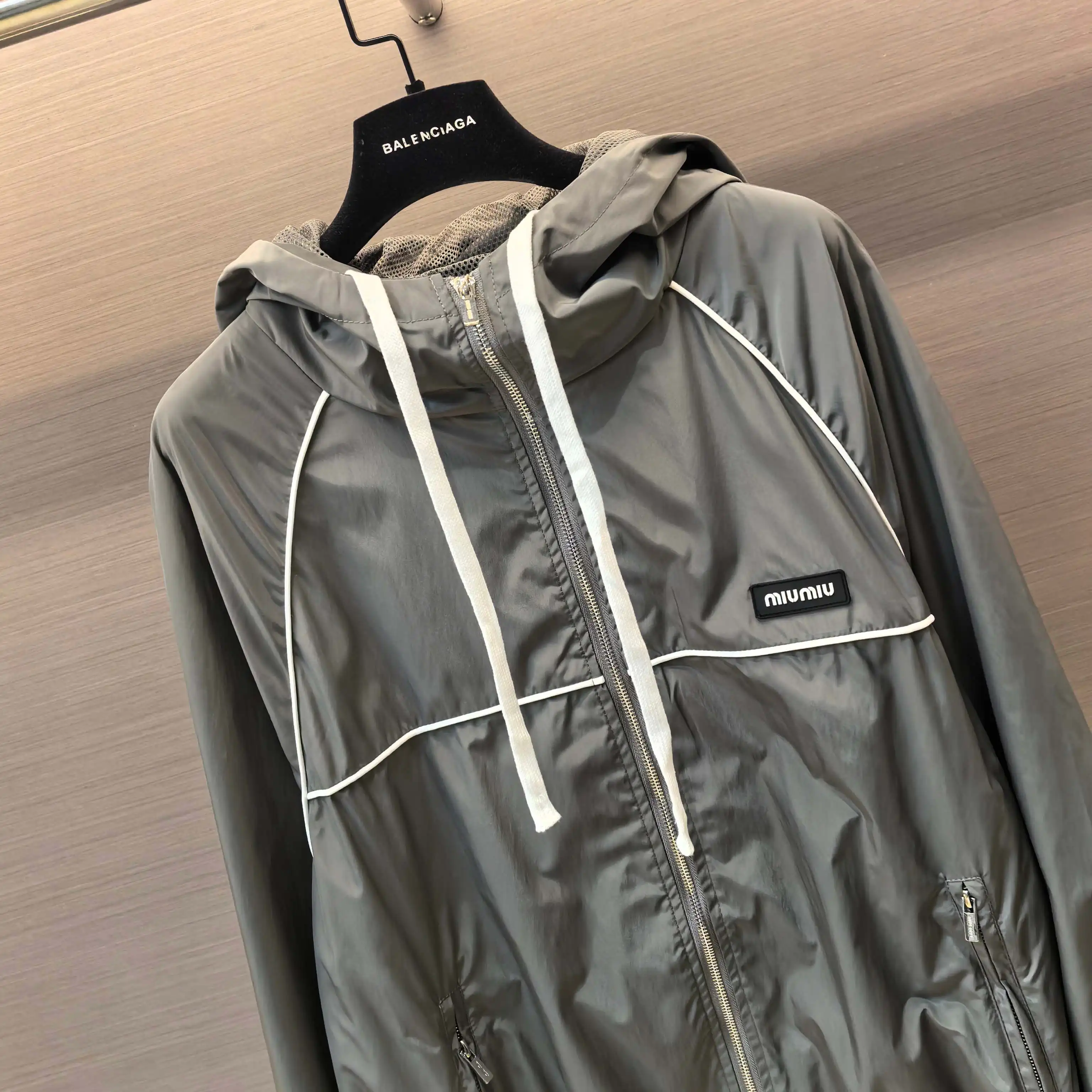 Logo-Embroidered Hooded Windbreaker Jacket D20022509 — view 3