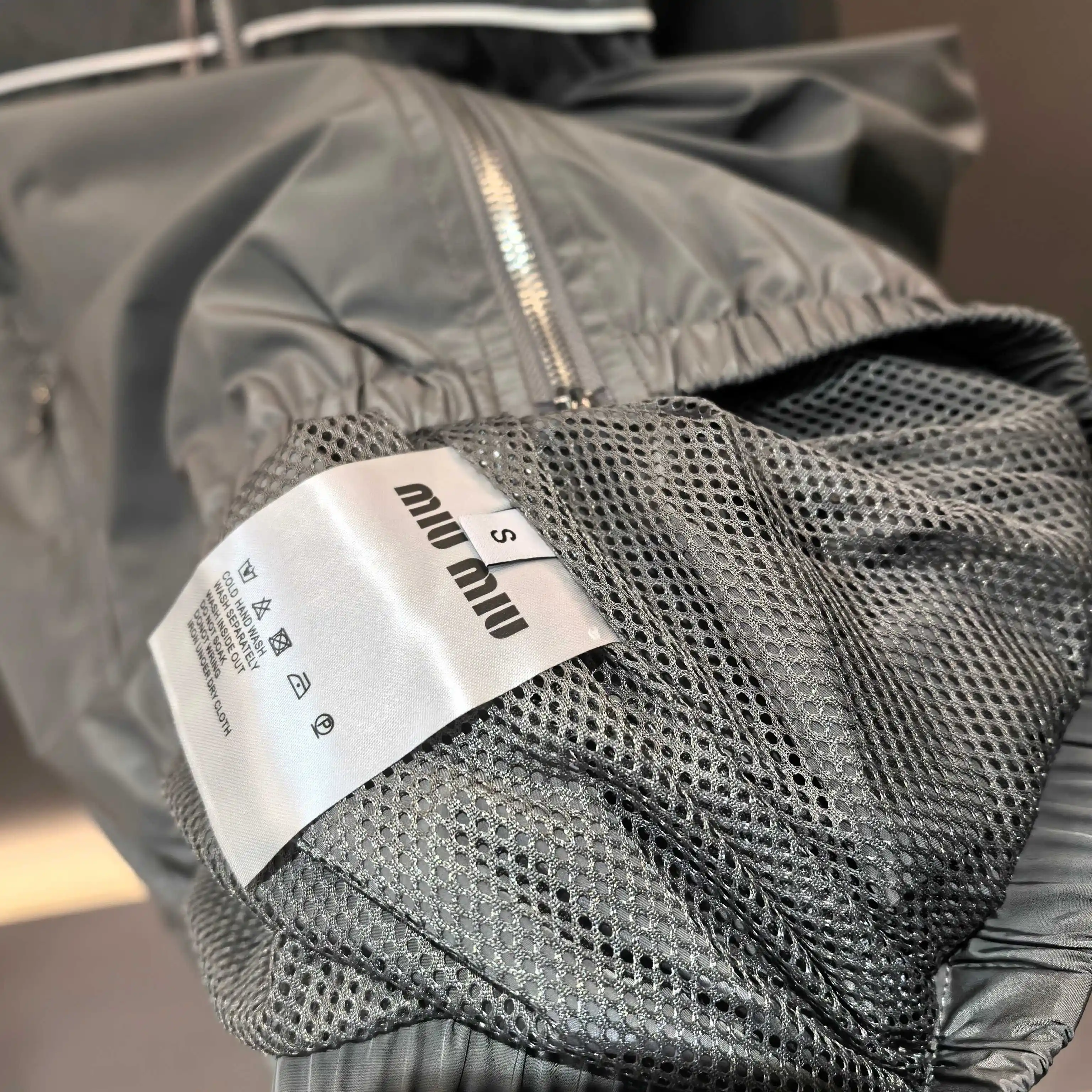 Logo-Embroidered Hooded Windbreaker Jacket D20022509 — view 7