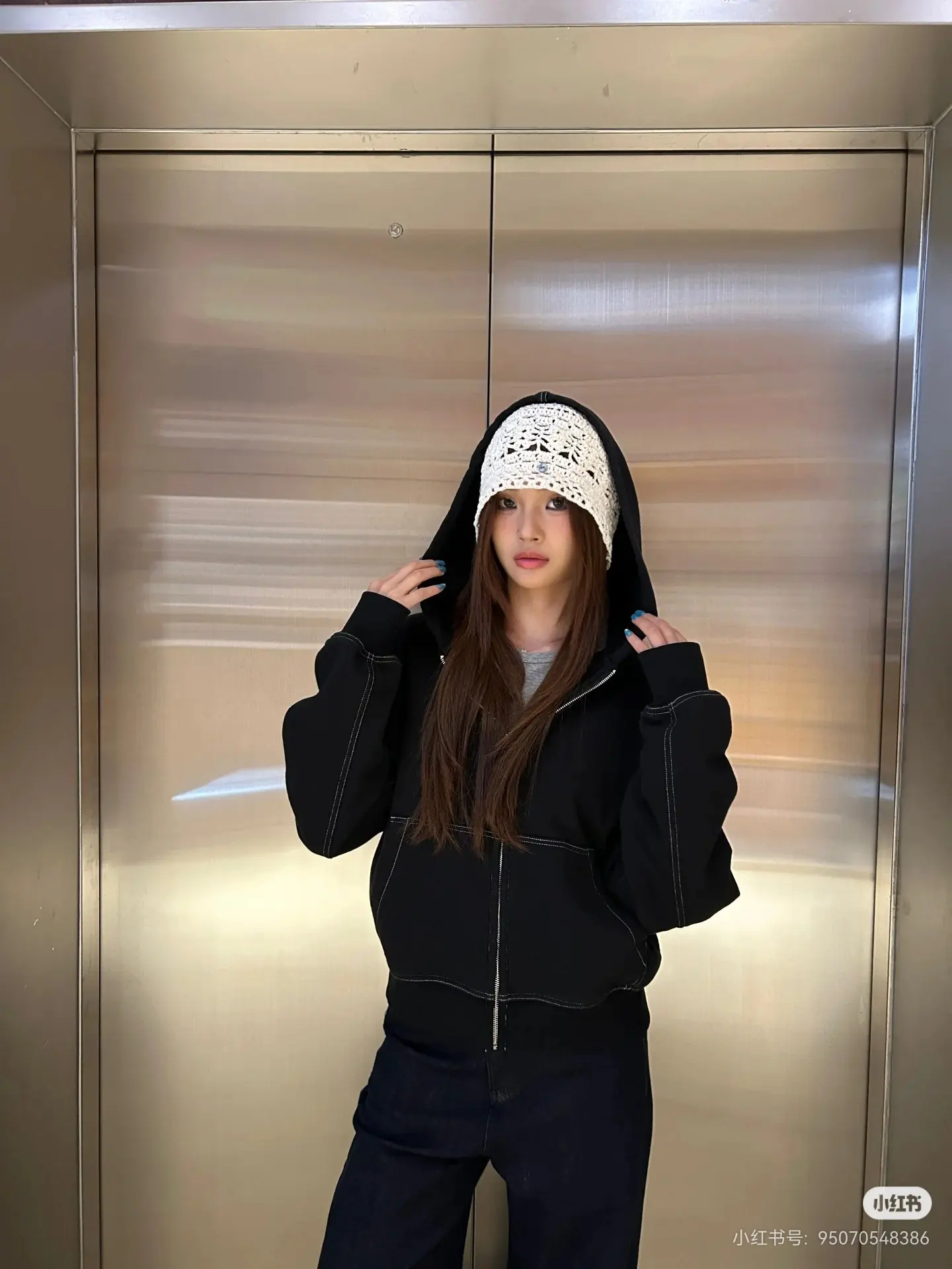 Logo Embroidered Contrast-Stitch Zip-Up Hoodie D20522368 — view 4