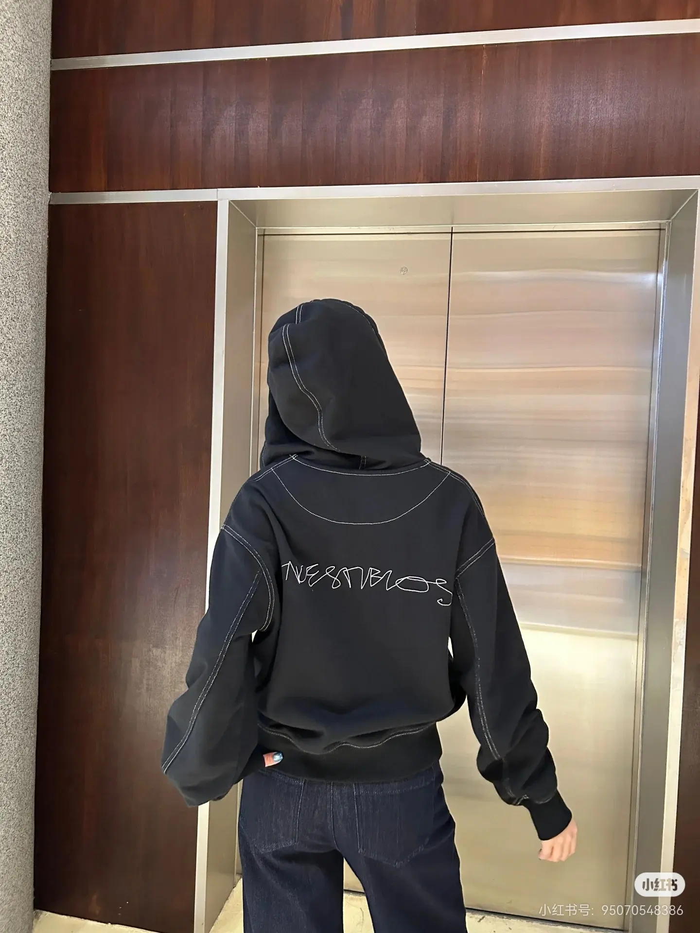Logo Embroidered Contrast-Stitch Zip-Up Hoodie D20522368 — view 5
