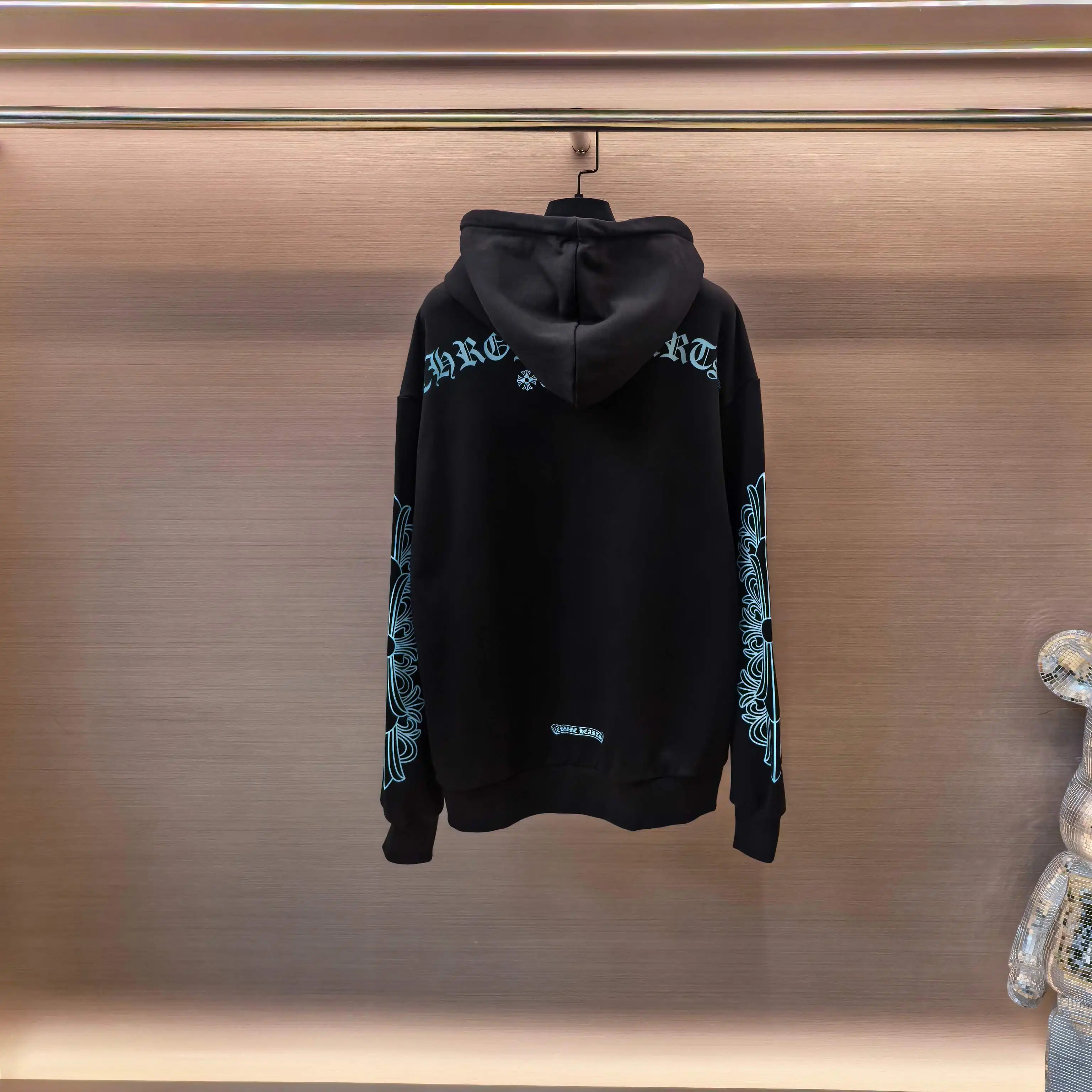 Chrome Hearts Glitter Logo Graphic Hoodie D21022365 — view 3