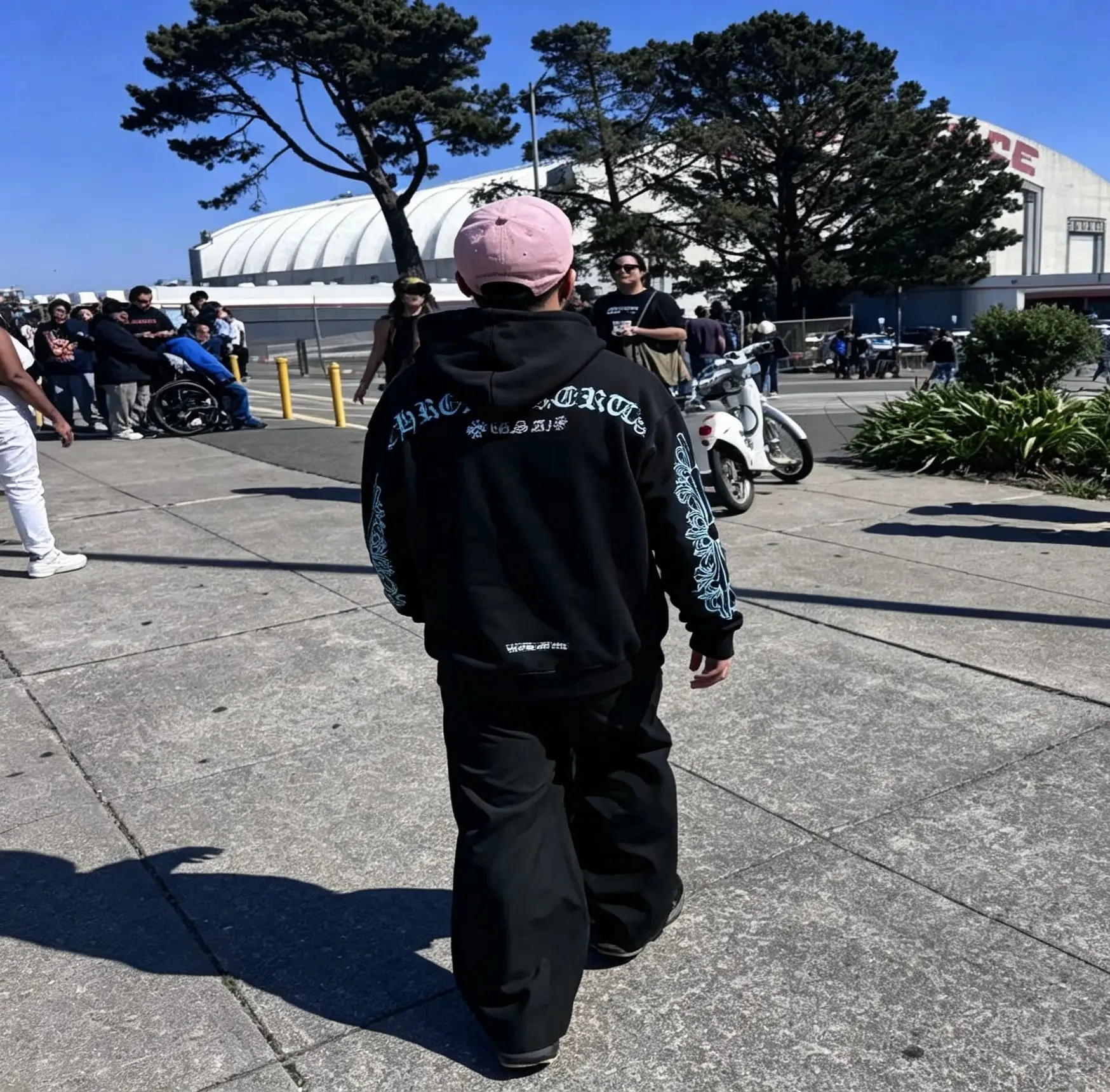 Glitter Cross Logo Graphic Hoodie D21022364