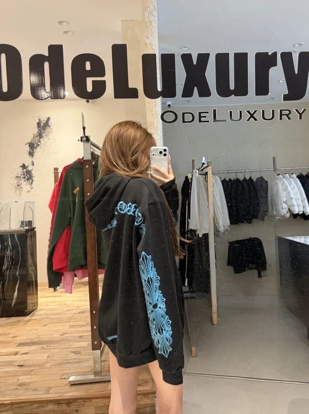 Glitter Cross Logo Graphic Hoodie D21022364 — view 4